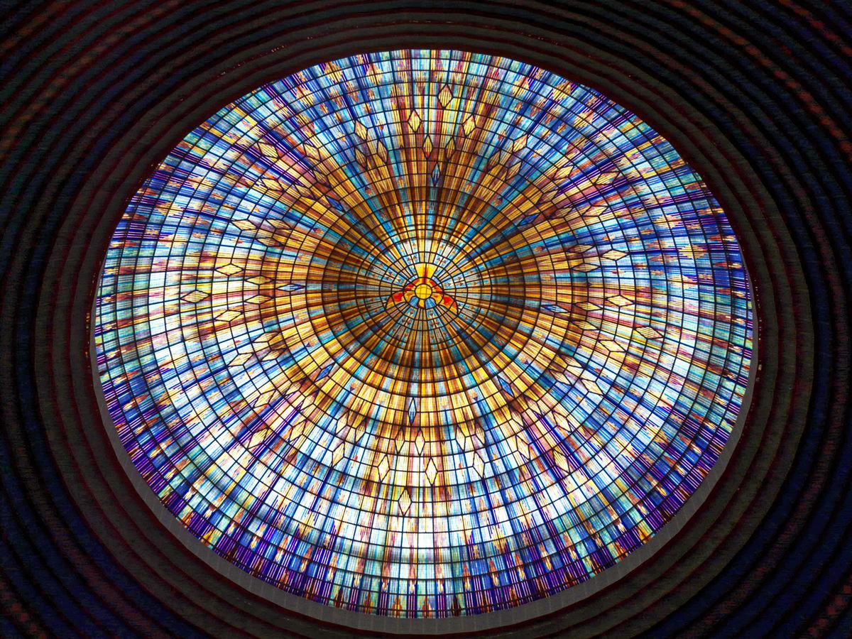 The world's largest stained glass dome with a diameter of 40 meters