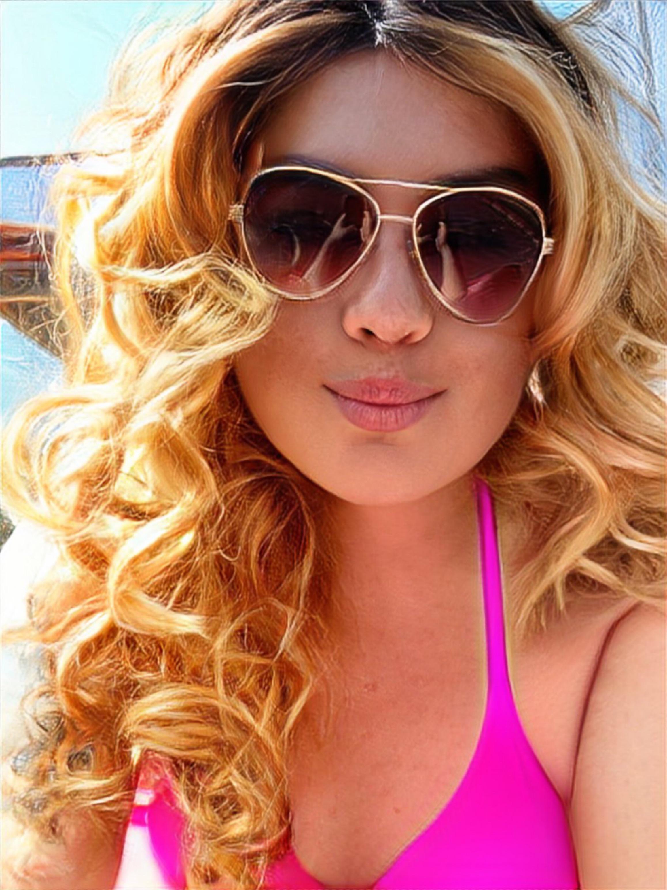 So hot in Los Angeles today 🥵 r/TransLater