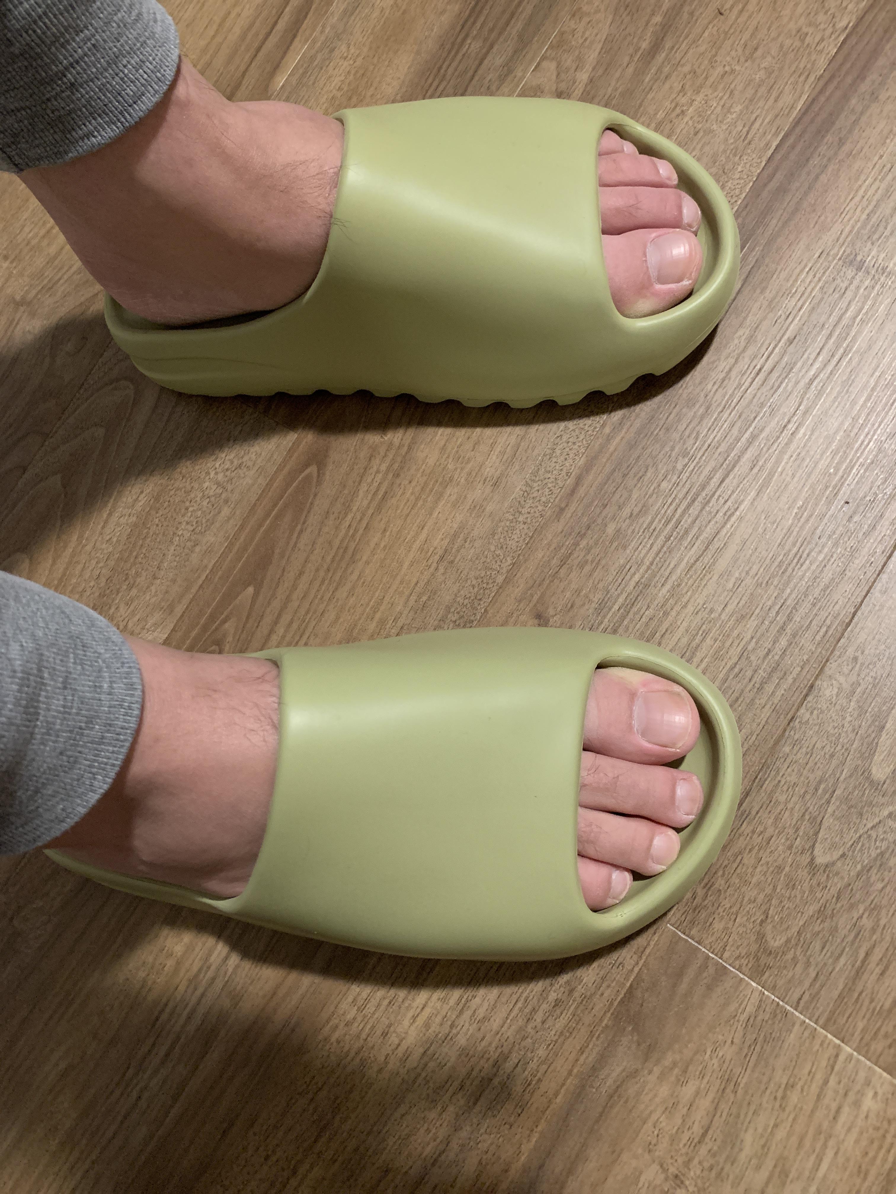 Adidas Mens Yeezy Slide .Earth Brown. Earth Brown. Sears