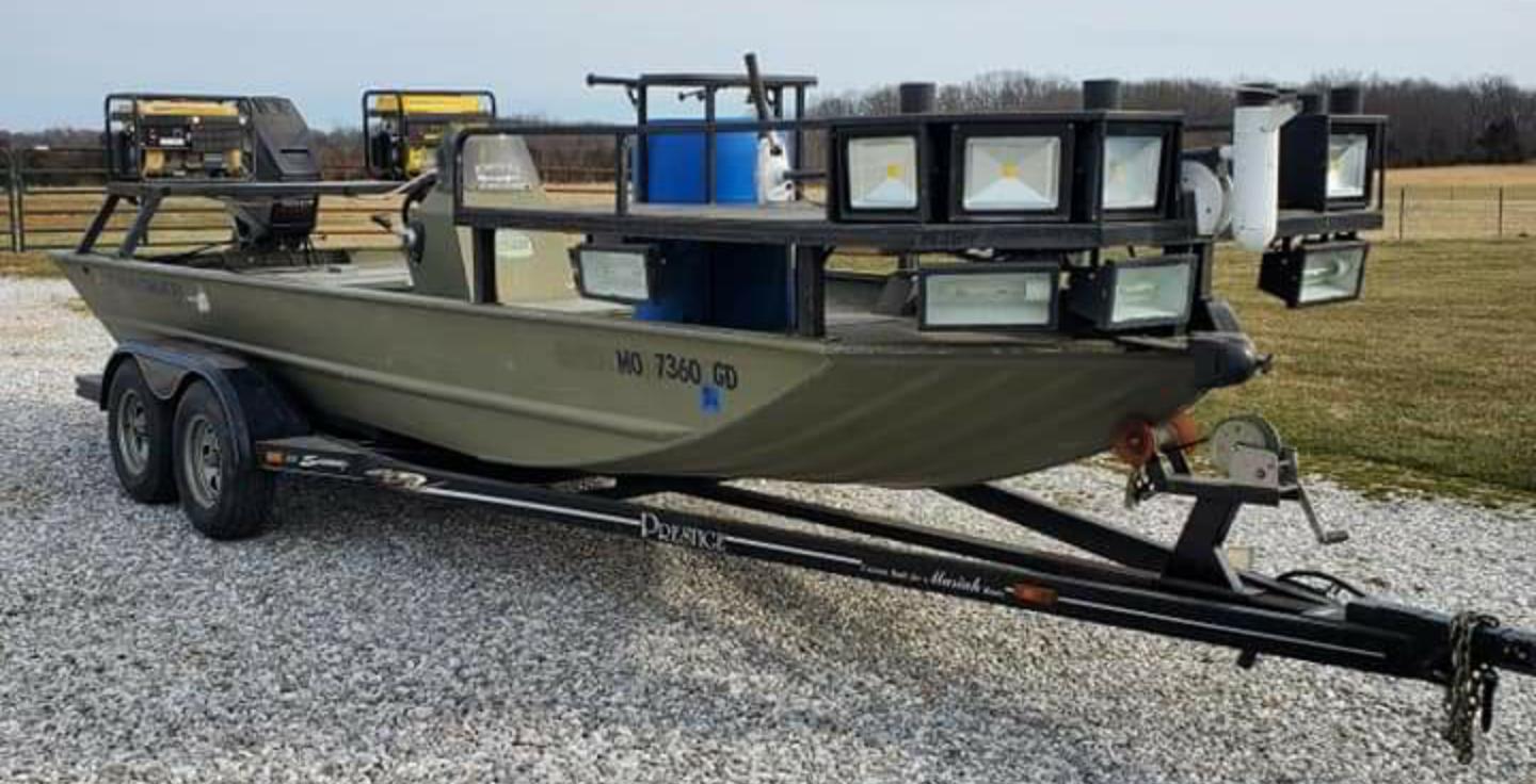 We finally got our first bowfishing boat 2072 Tracker Grizzly and are
