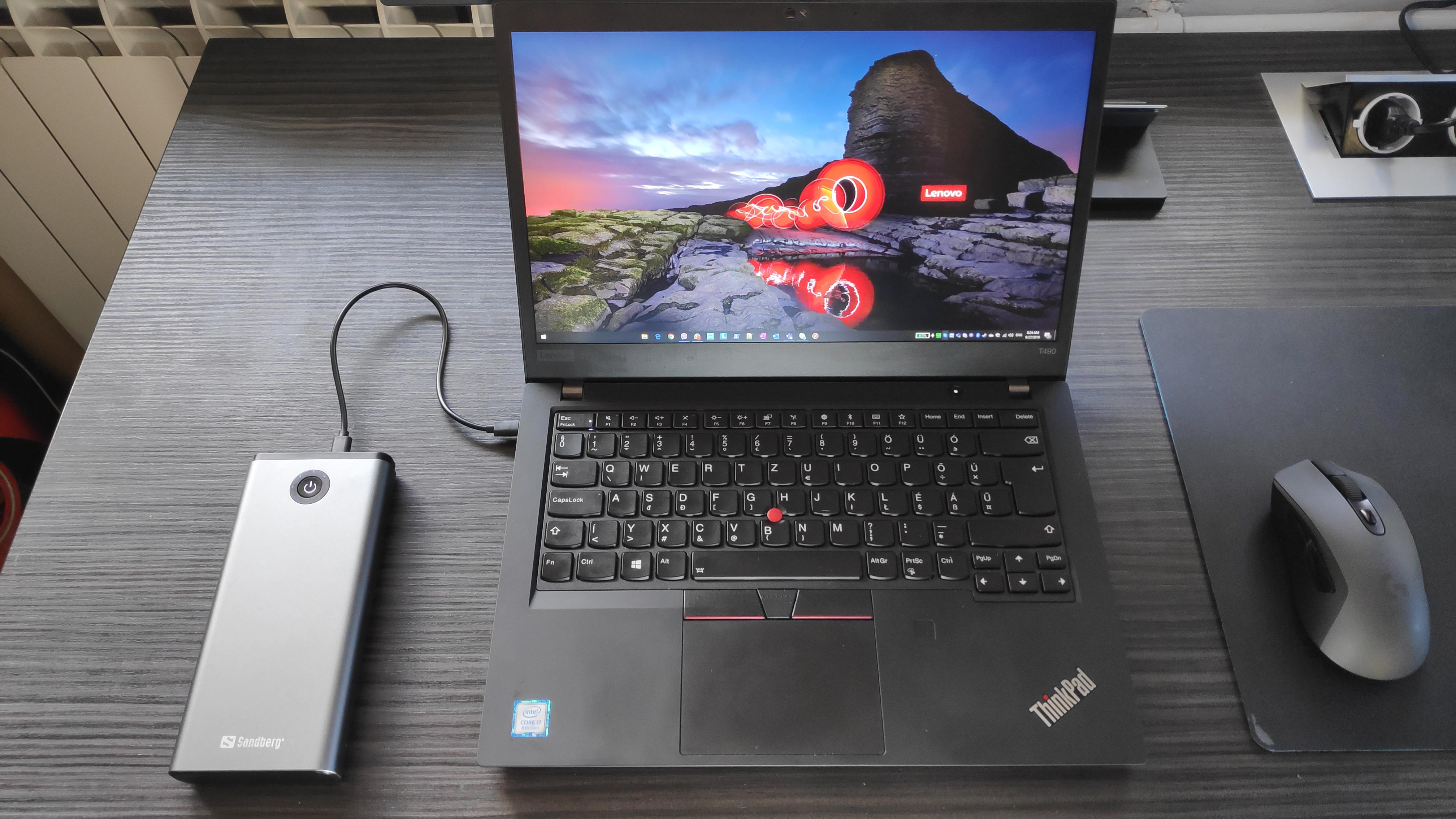 Charging my T490 with a new 65w PowerBank. PowerBank needs only 2 hours