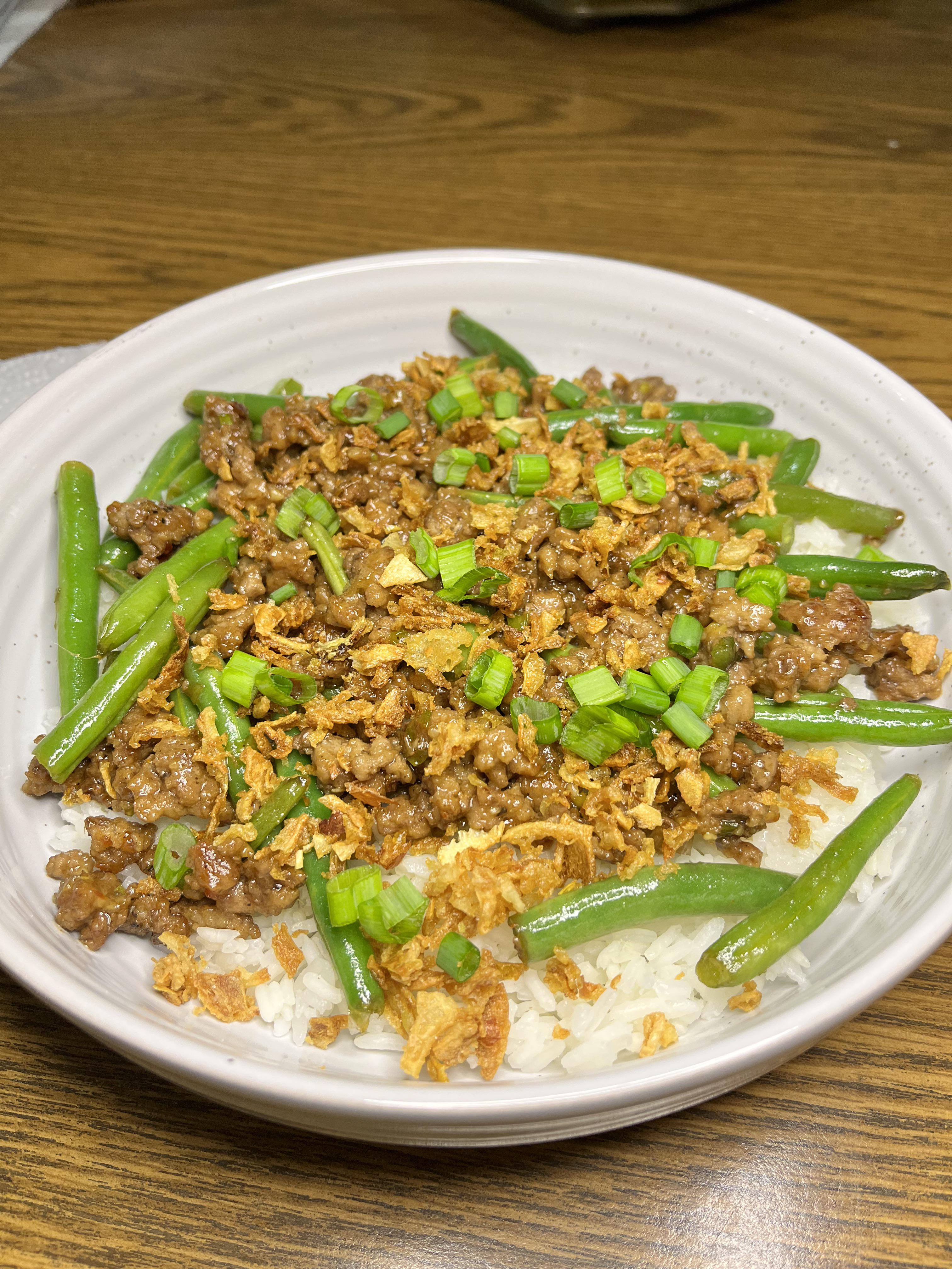Sweet chili beef and green bean bowls with rice and crispy onions 8/10. r/hellofresh