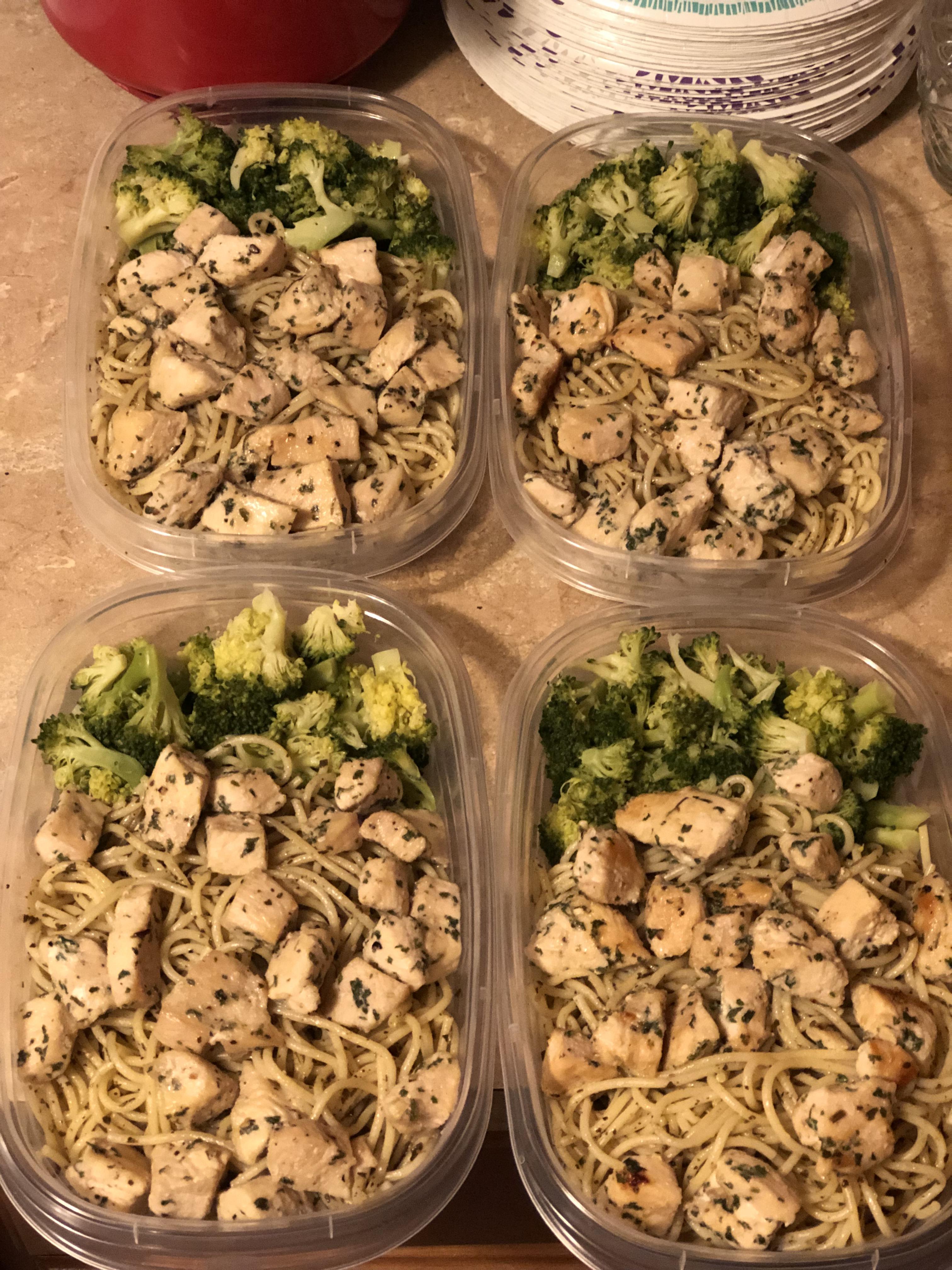 Pesto spaghetti with chicken and broccoli r/MealPrepSunday