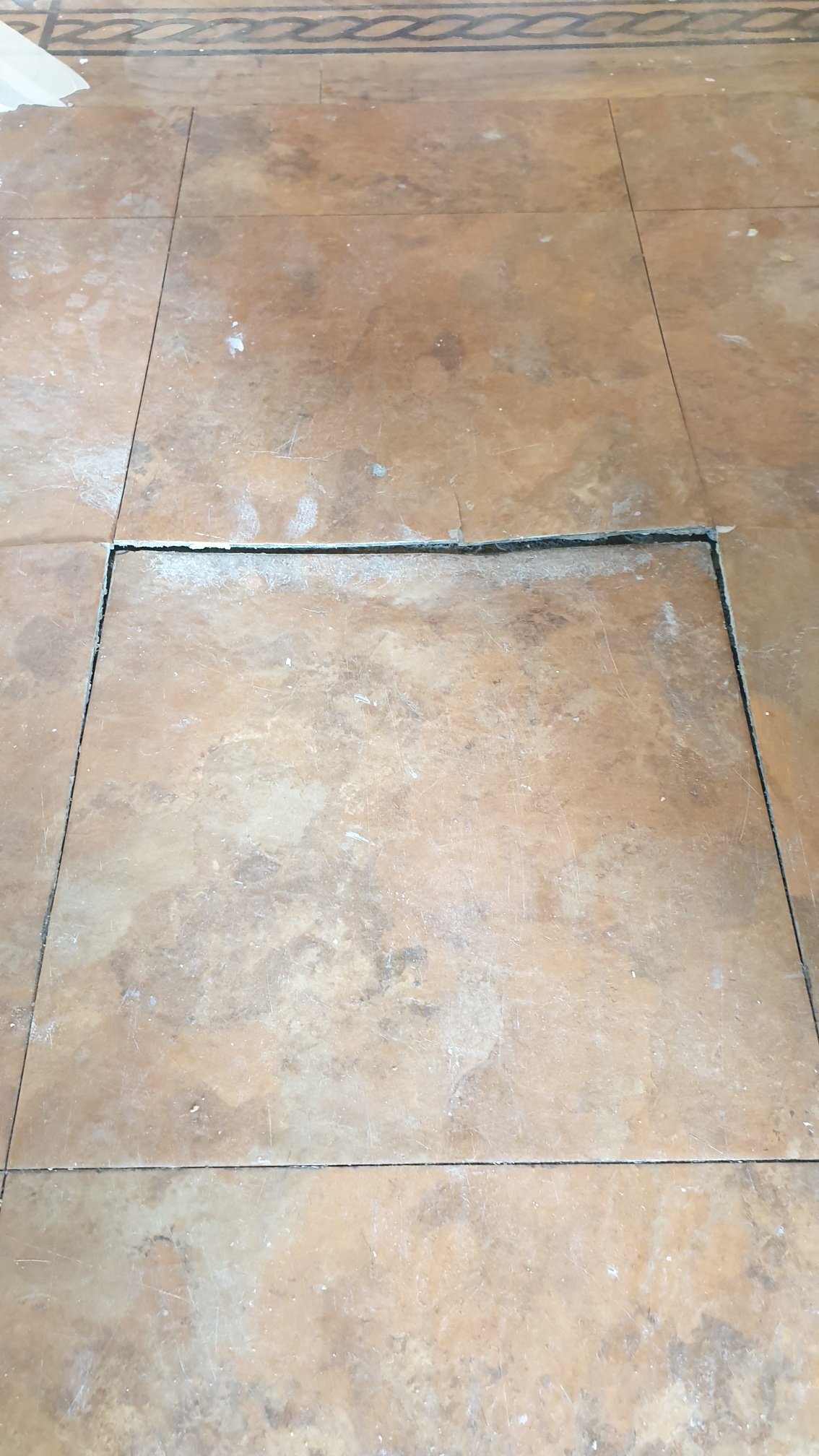 Old Vinyl Floor Lifting r/DIYUK