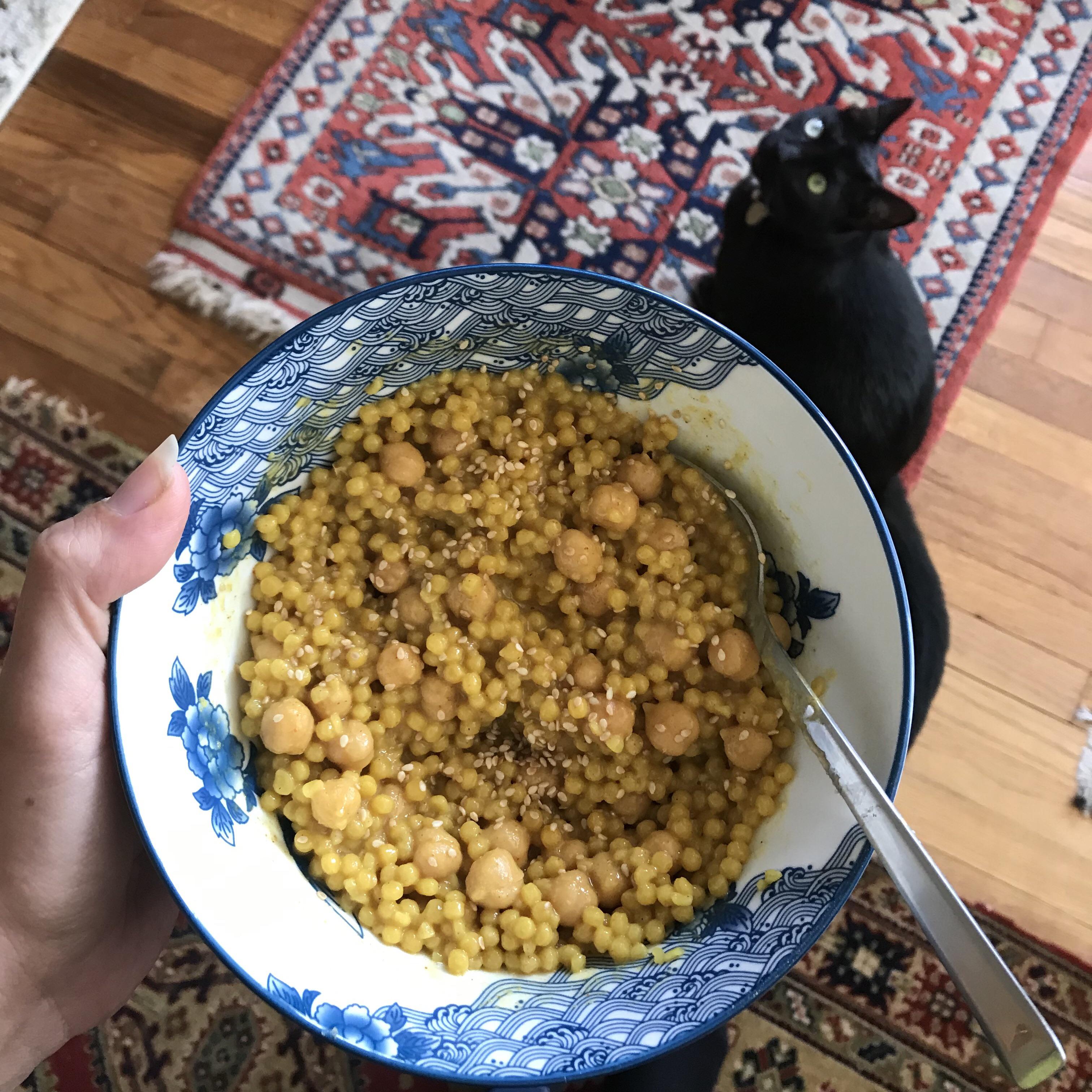 Israeli Tumeric Pearl Couscous and Garbanzo beans r/EatCheapAndVegan