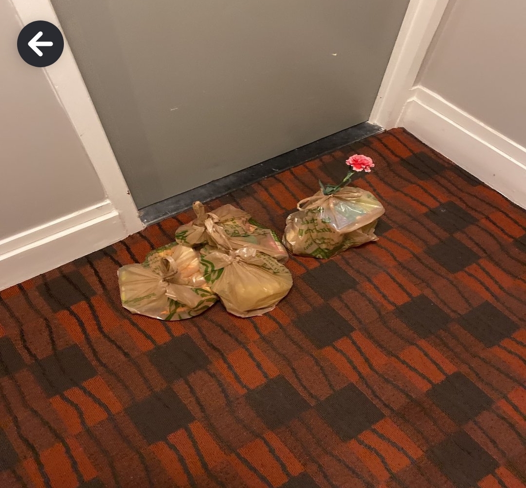 I got a flower! So sweet. r/instacart