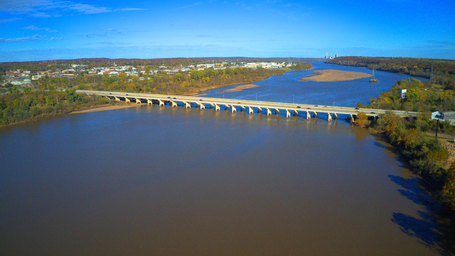 Bridge crossing Arkansas River (Sand Springs, OK) r/drones