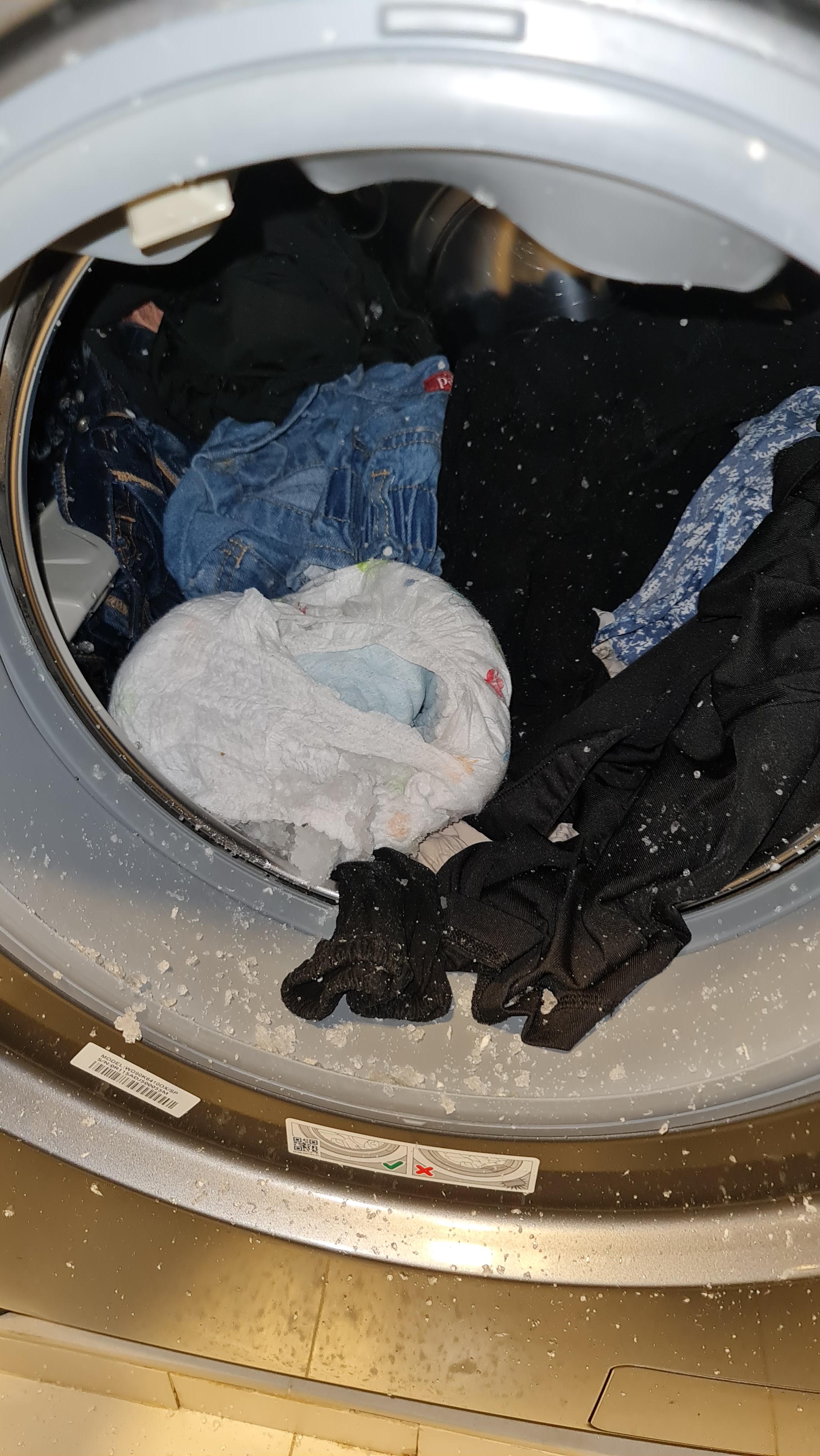 Found out why my washing machine was extra wobbly. r/Wellthatsucks