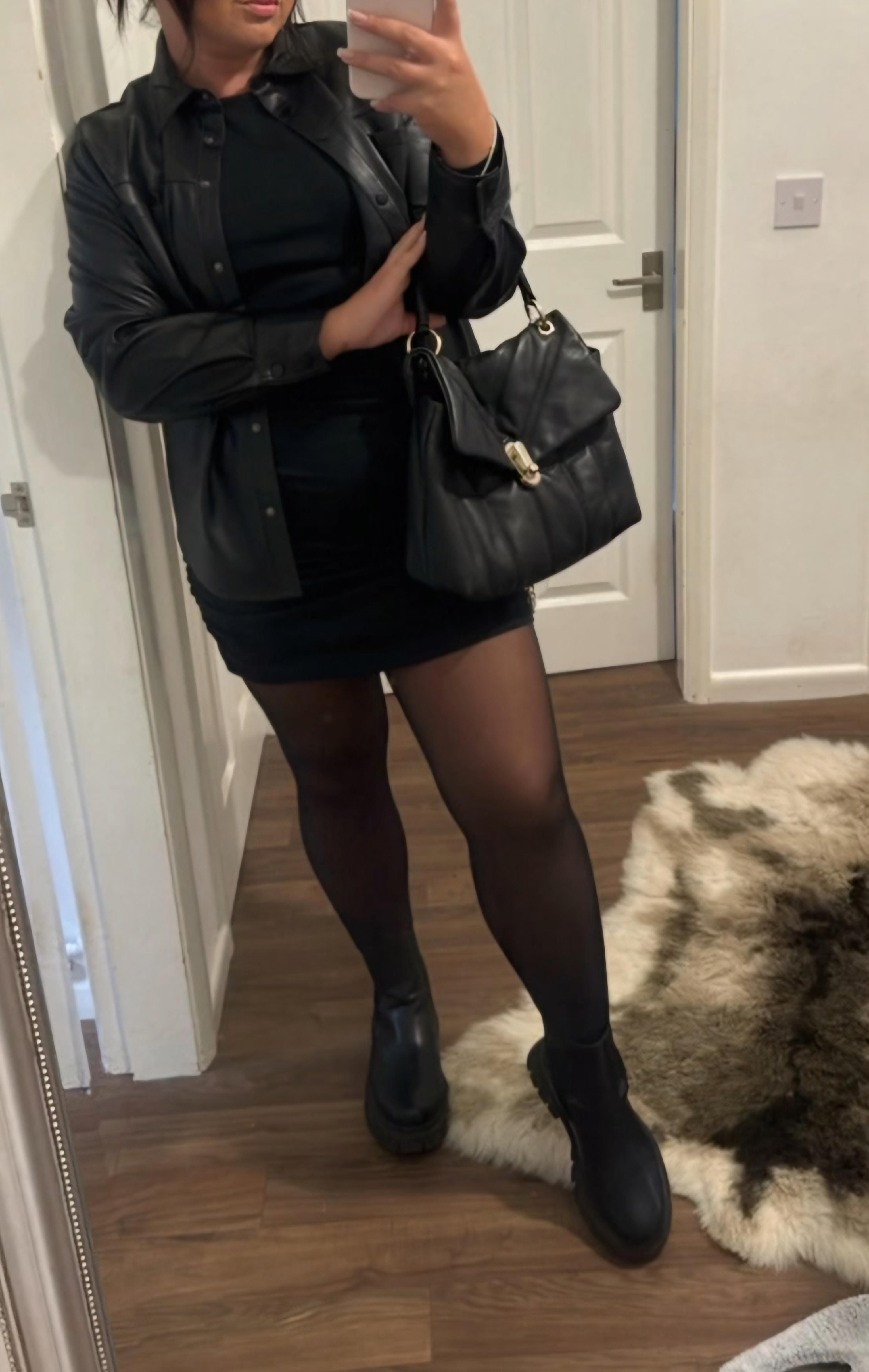 Do u like what u see? r/Onlyfans_PHATASSES