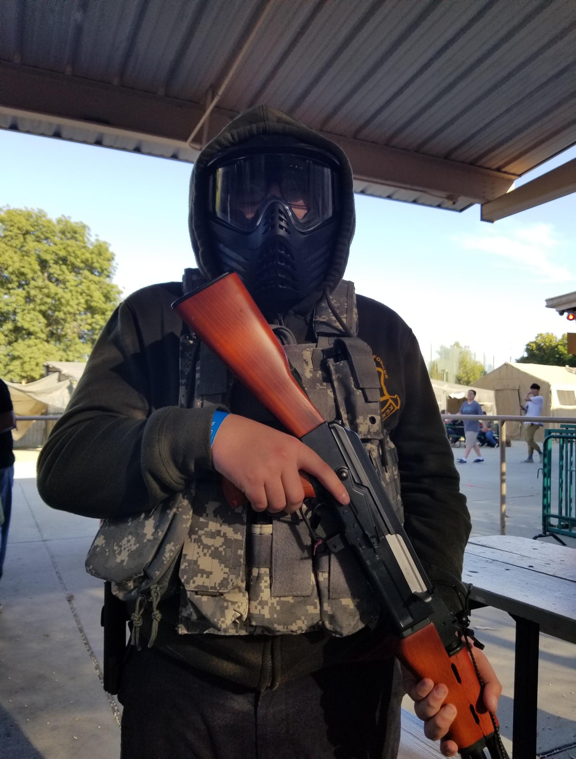 Just went airsofting for my first time r/airsoft