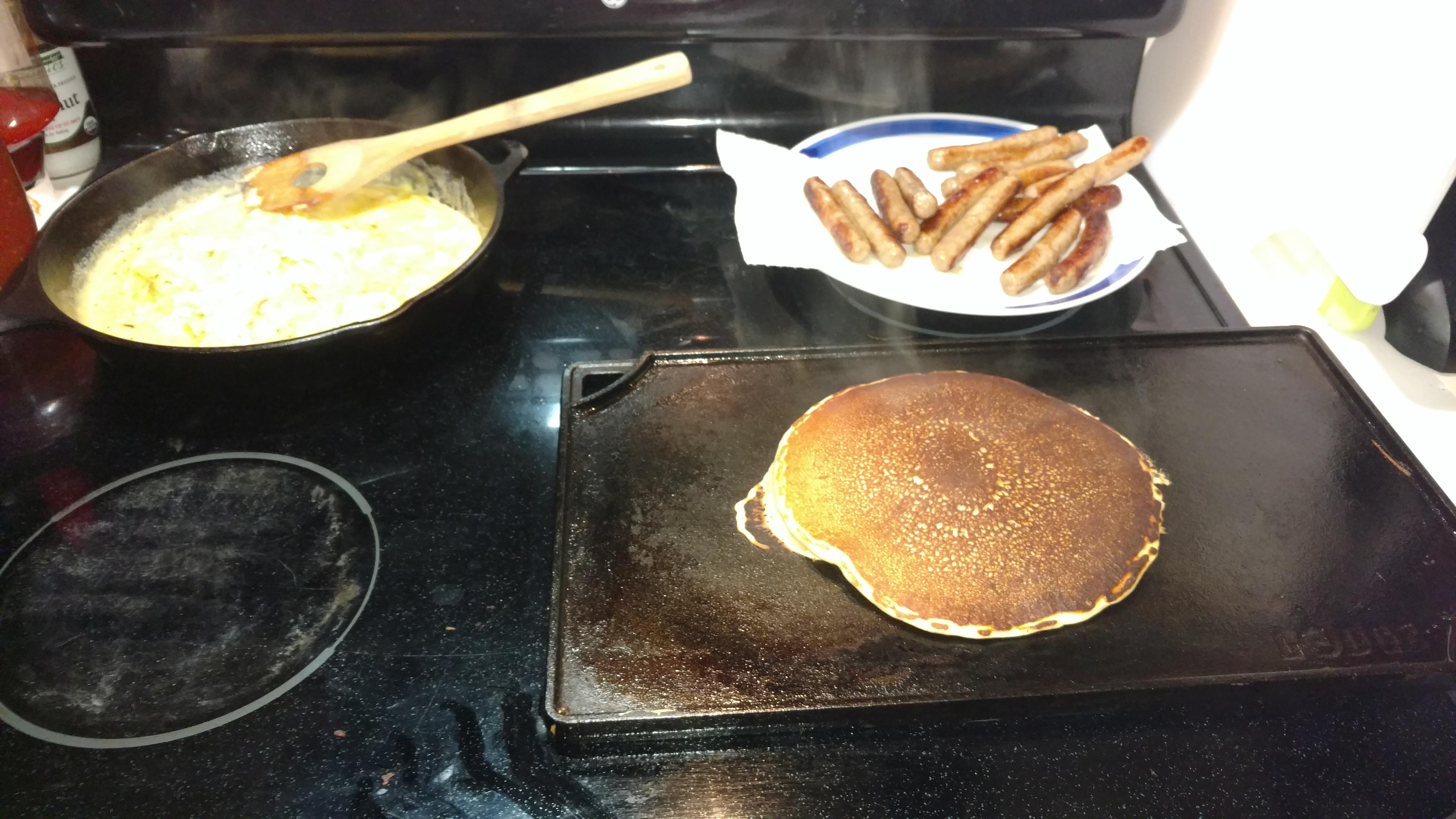 Good morning folks! Kodiak cakes, sausages and eggs! r/castiron