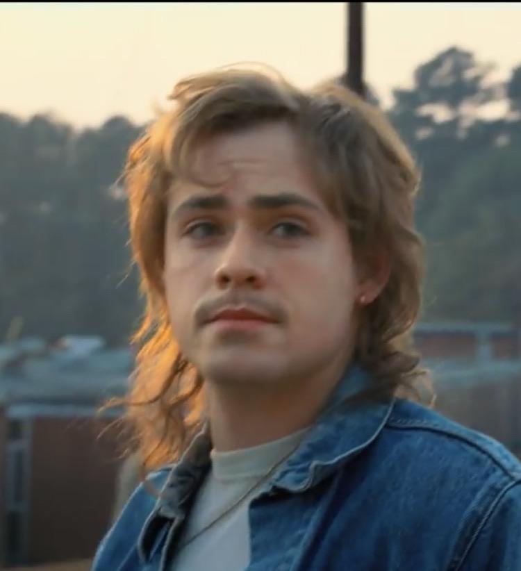 Not even into stranger things but I strive to look like Billy Hargrove