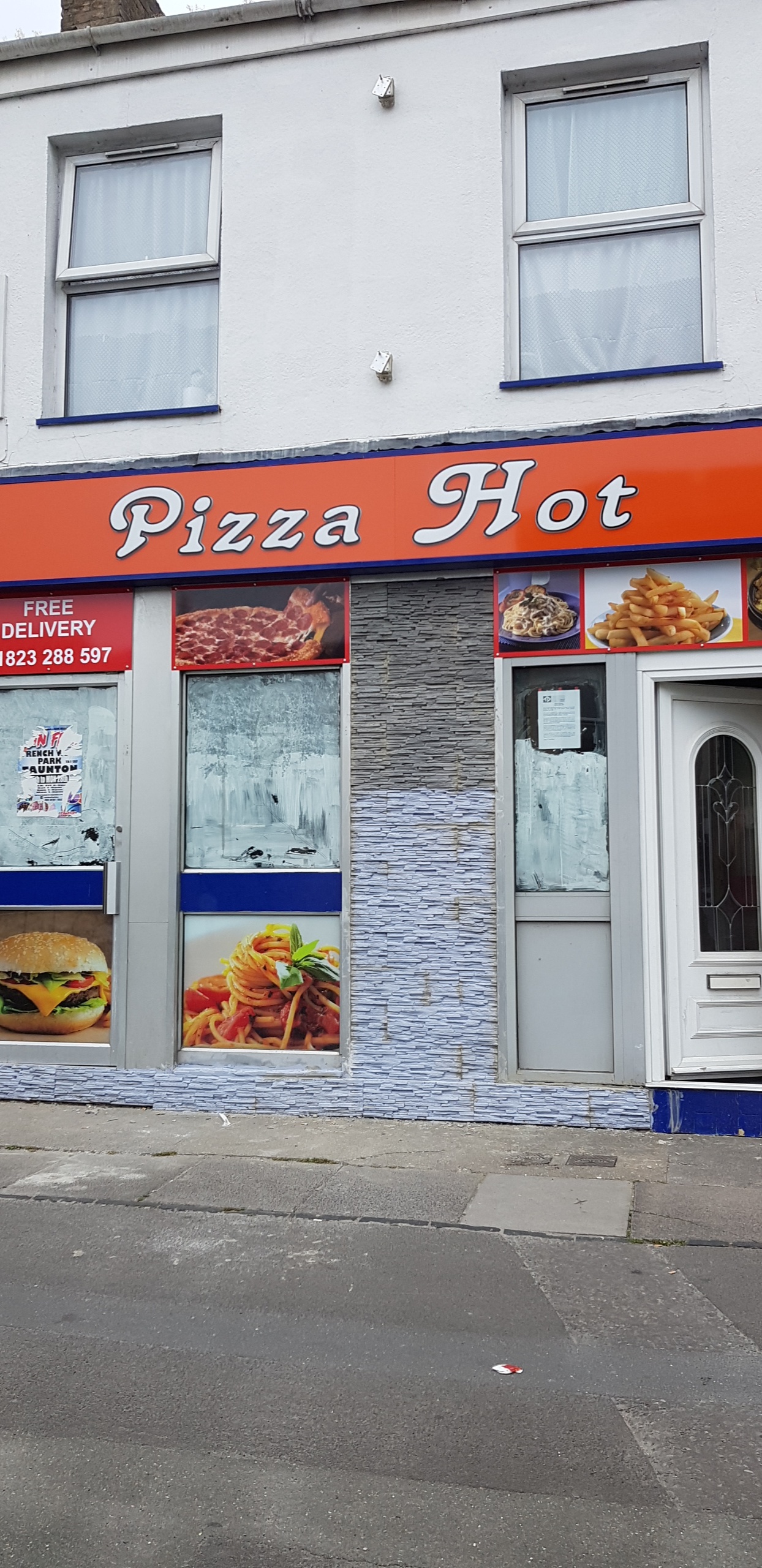 Pizza Hot r/crappyoffbrands