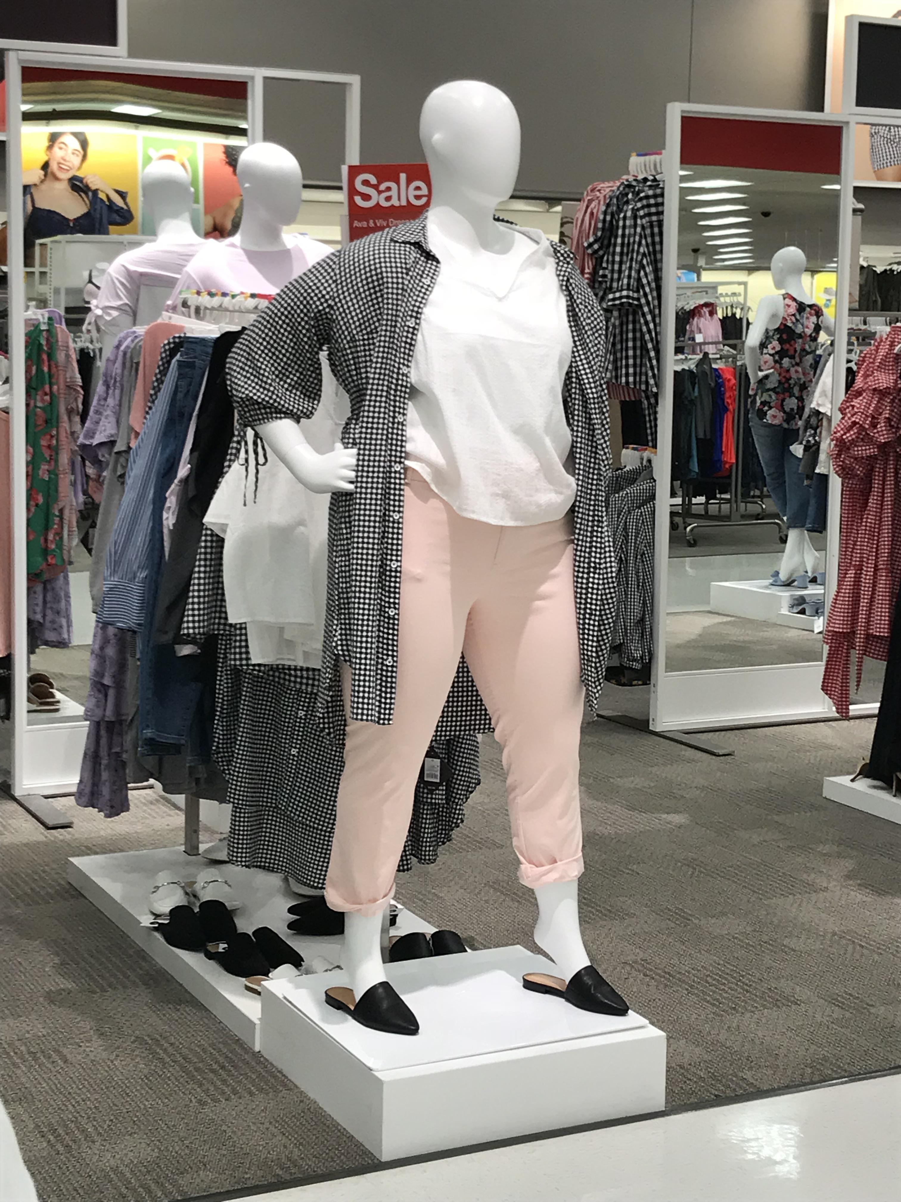 Plus sized mannequin at a local Target r/mildlyinteresting