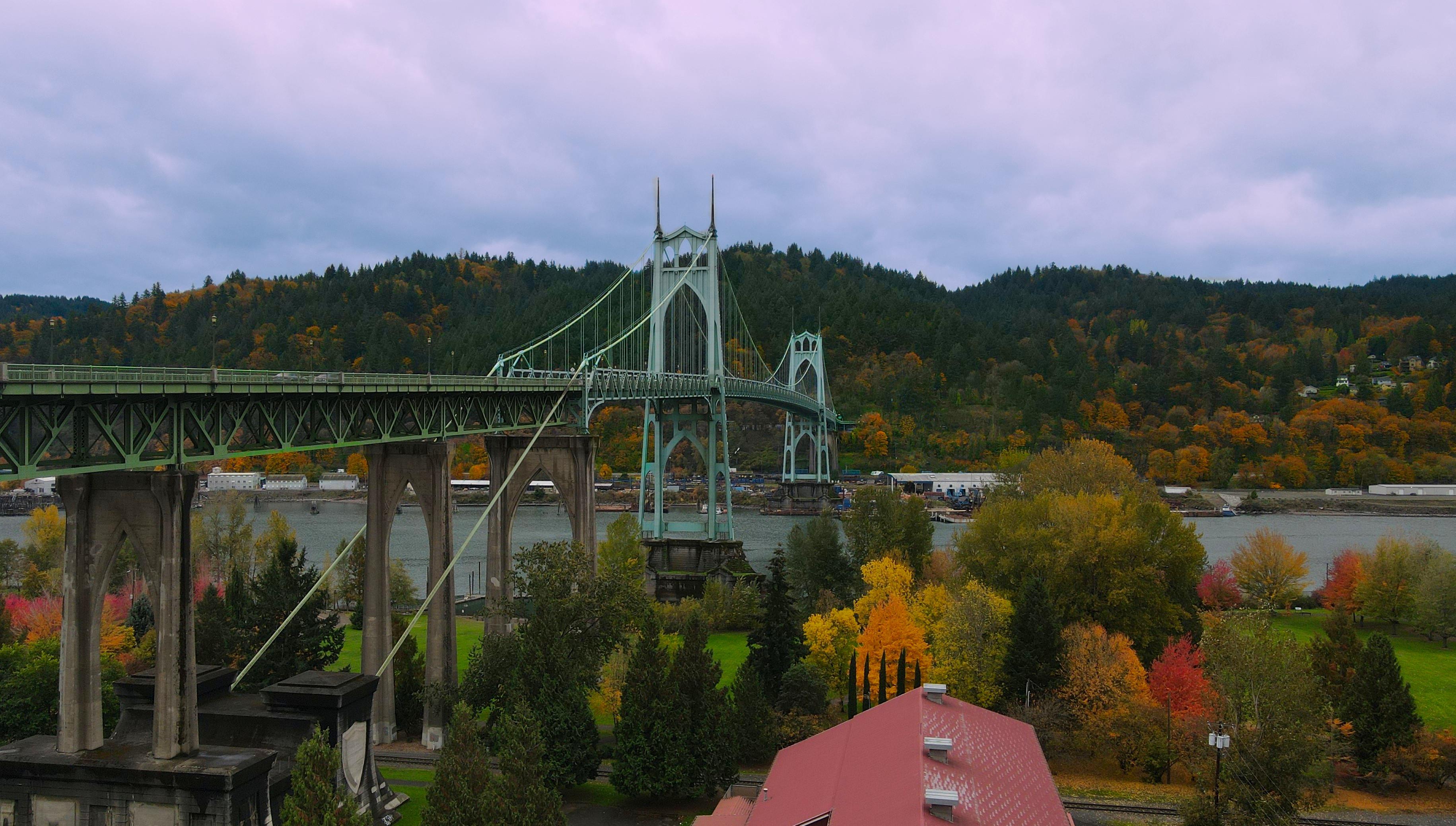 Fall at St Johns Bridge Portland, Oregon USA r/bridgeporn