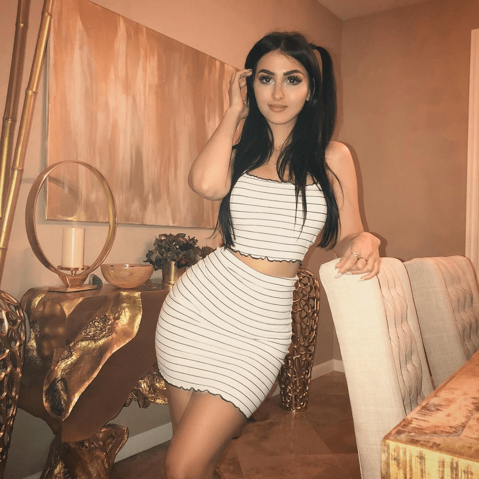 sssniperwolf r/TightSkirts