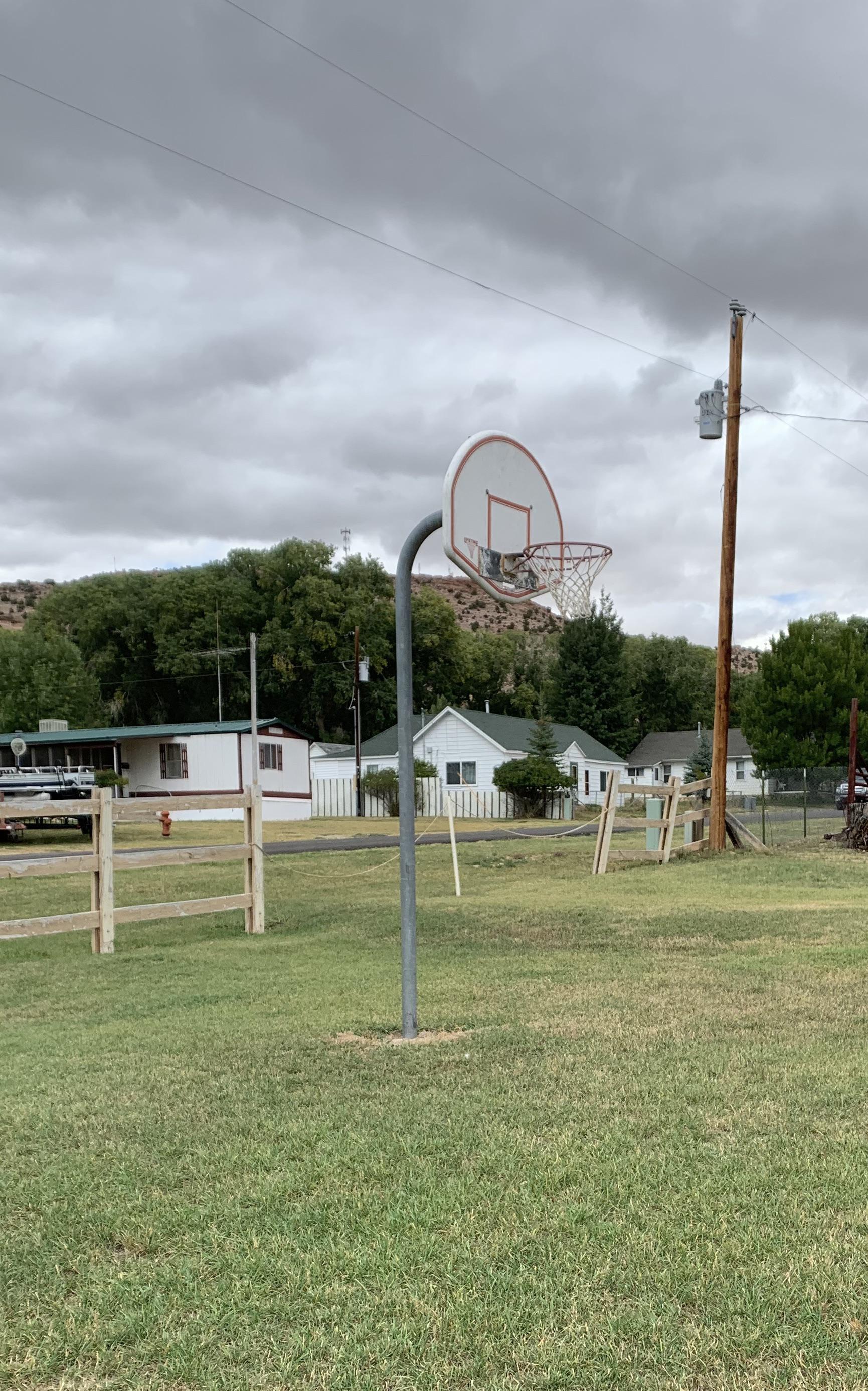 Found this basketball hoop in the middle of a grass field. r/CrappyDesign