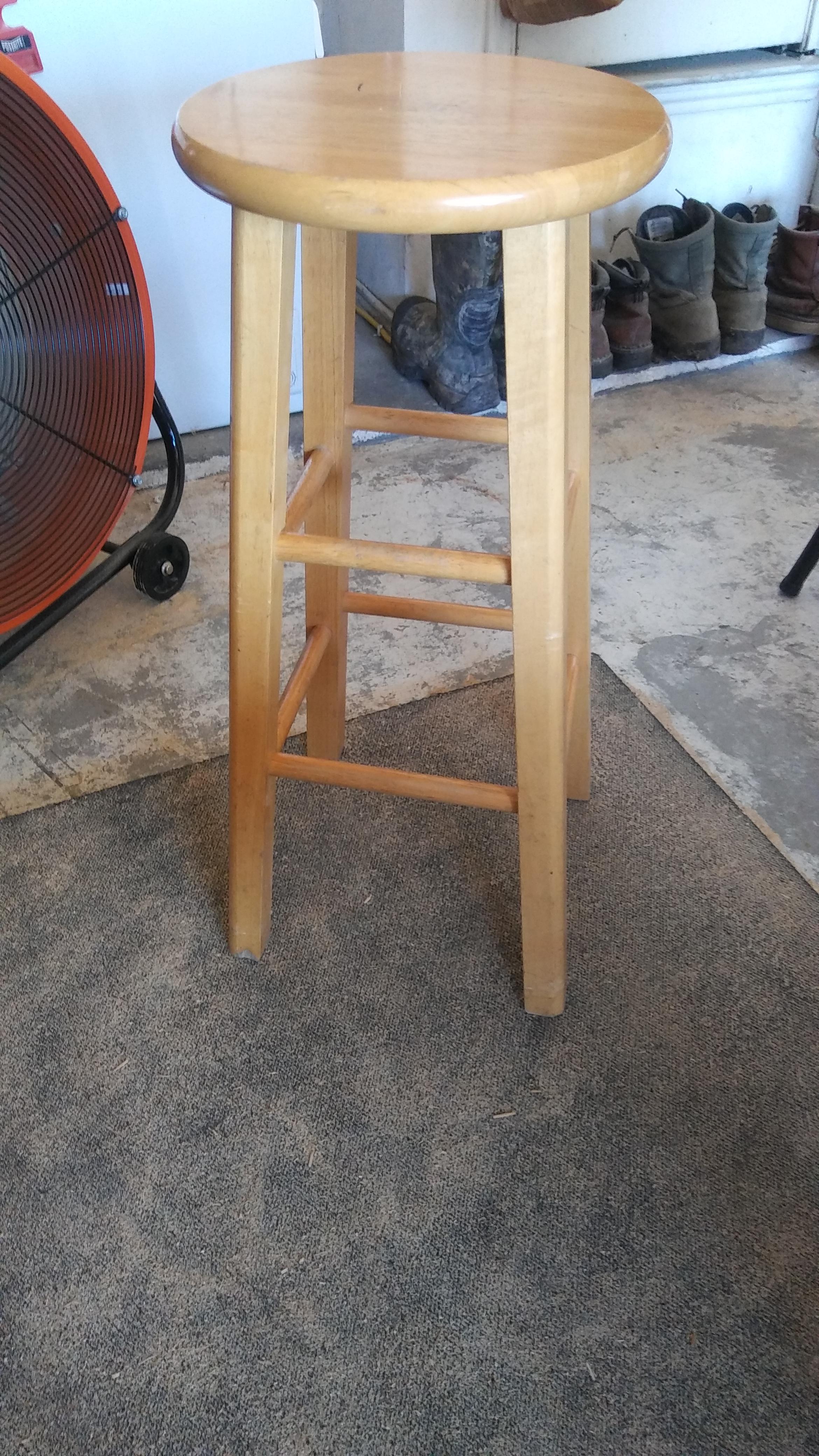 I want to duplicate this bar stool, but need to know how to figure the