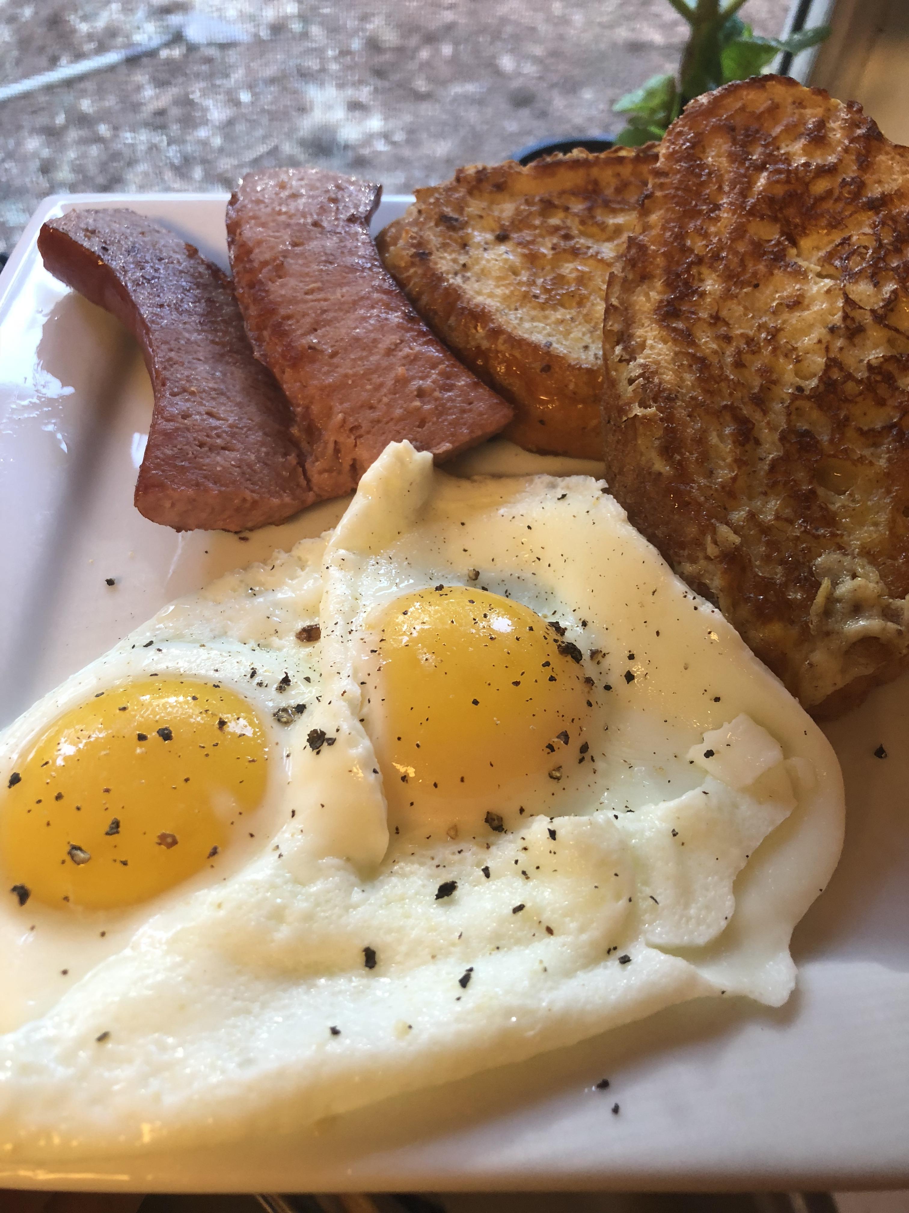 [homemade] French toast sunny side eggs and turkey sausage r/food