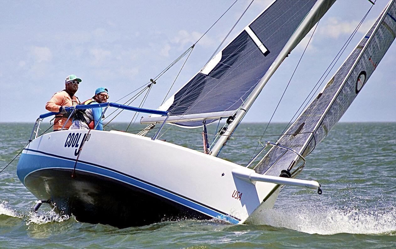 2 handed sailing a j80 in lake Pontchartrain, New Orleans. r/sailing