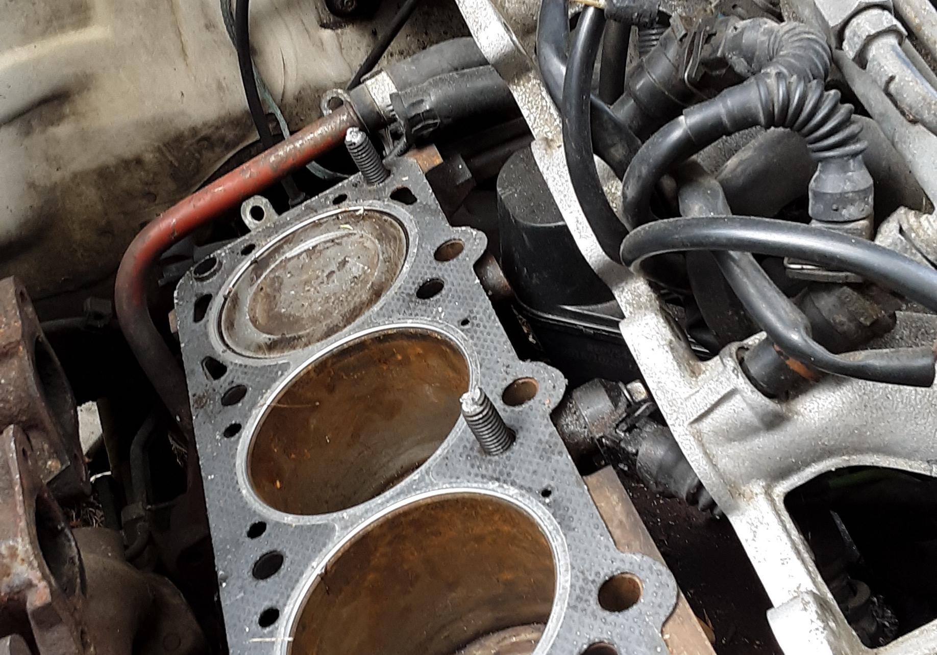 New bolts keep breaking at 45lb/ft ? Volvo 240. Final torque is 90lb/ft