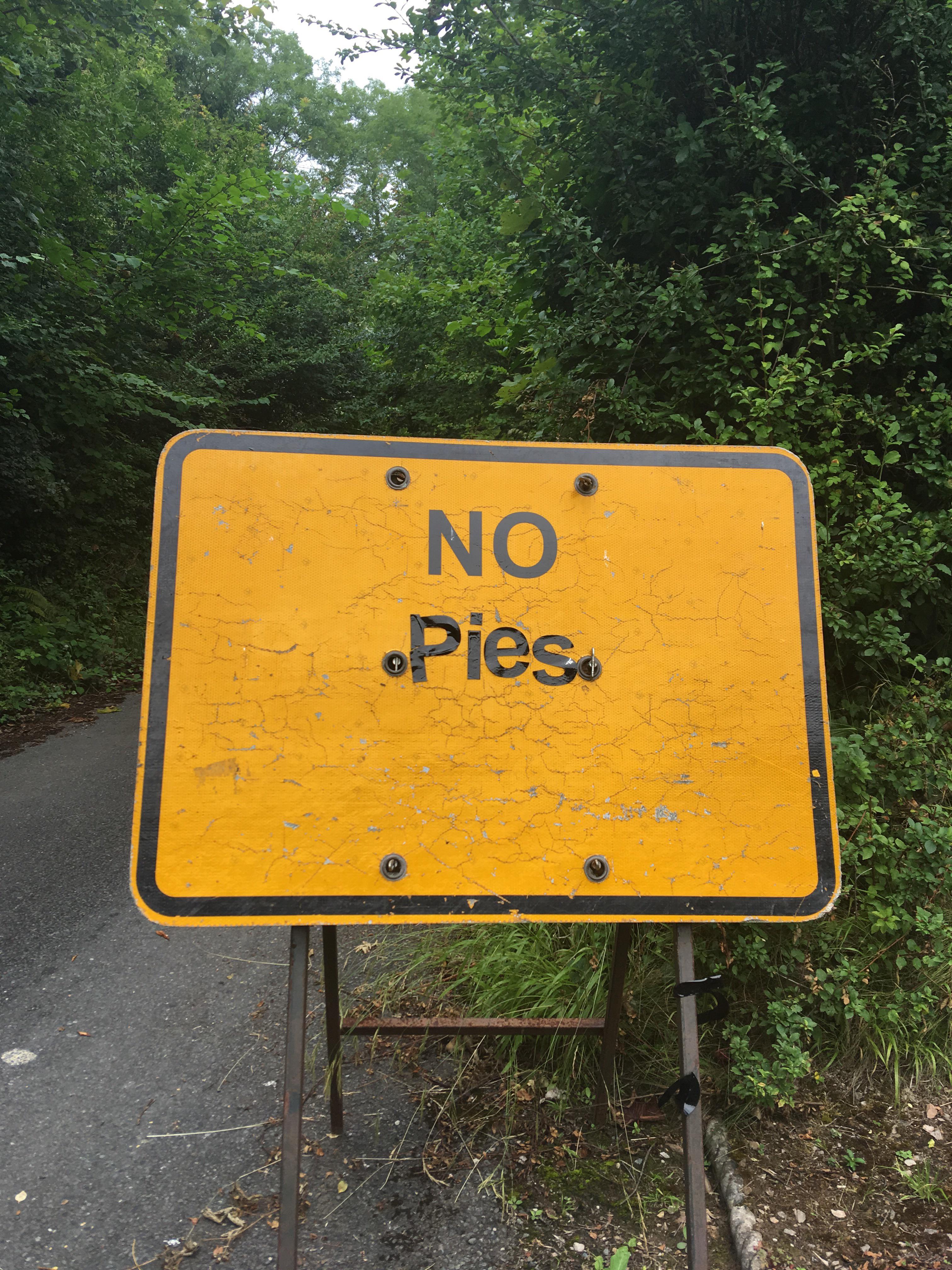 Found this sign in the closed road up Symonds Yat r/CasualUK