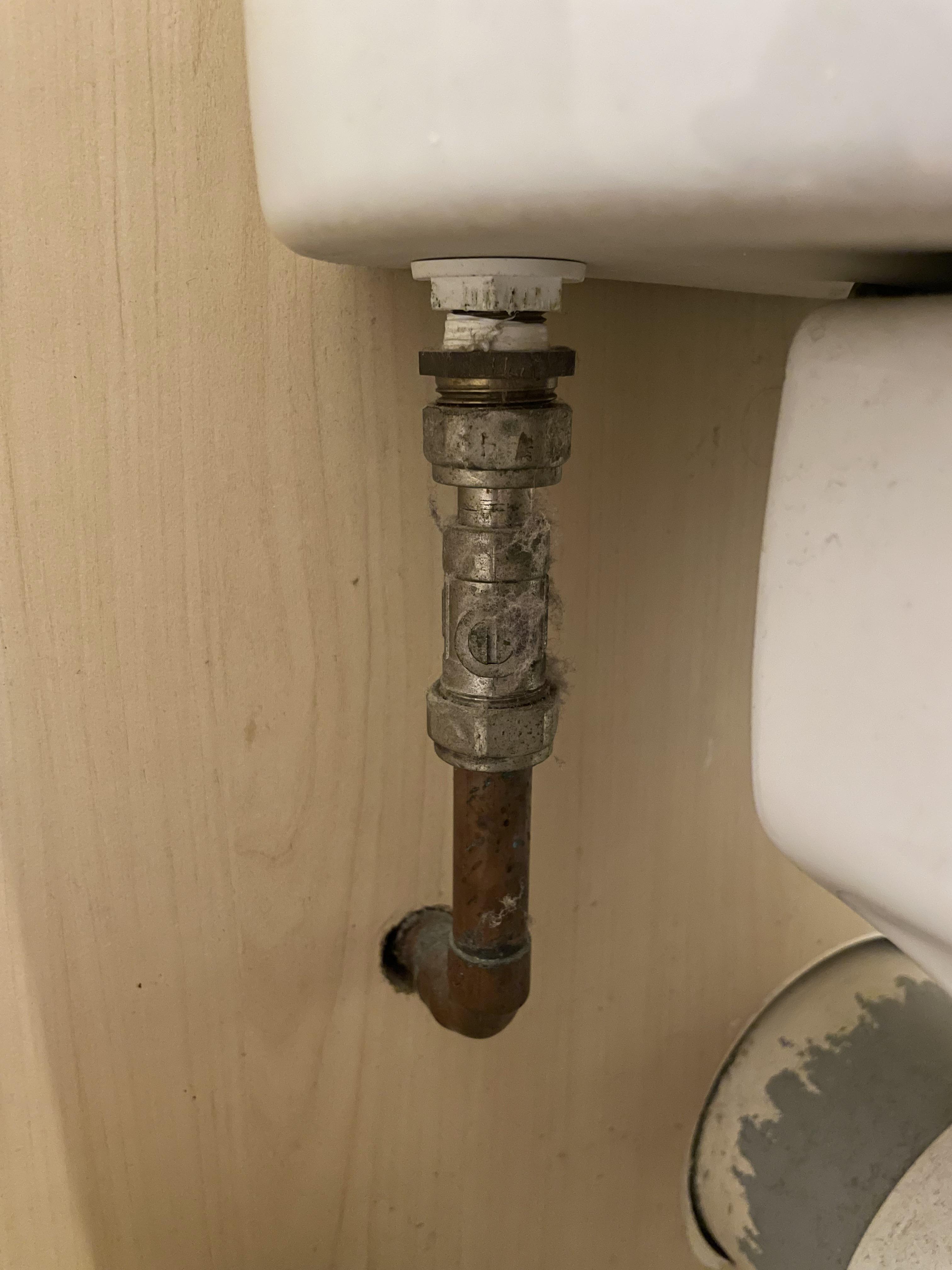 Bidet for this type of toilet plumbing? In UK. r/bidets