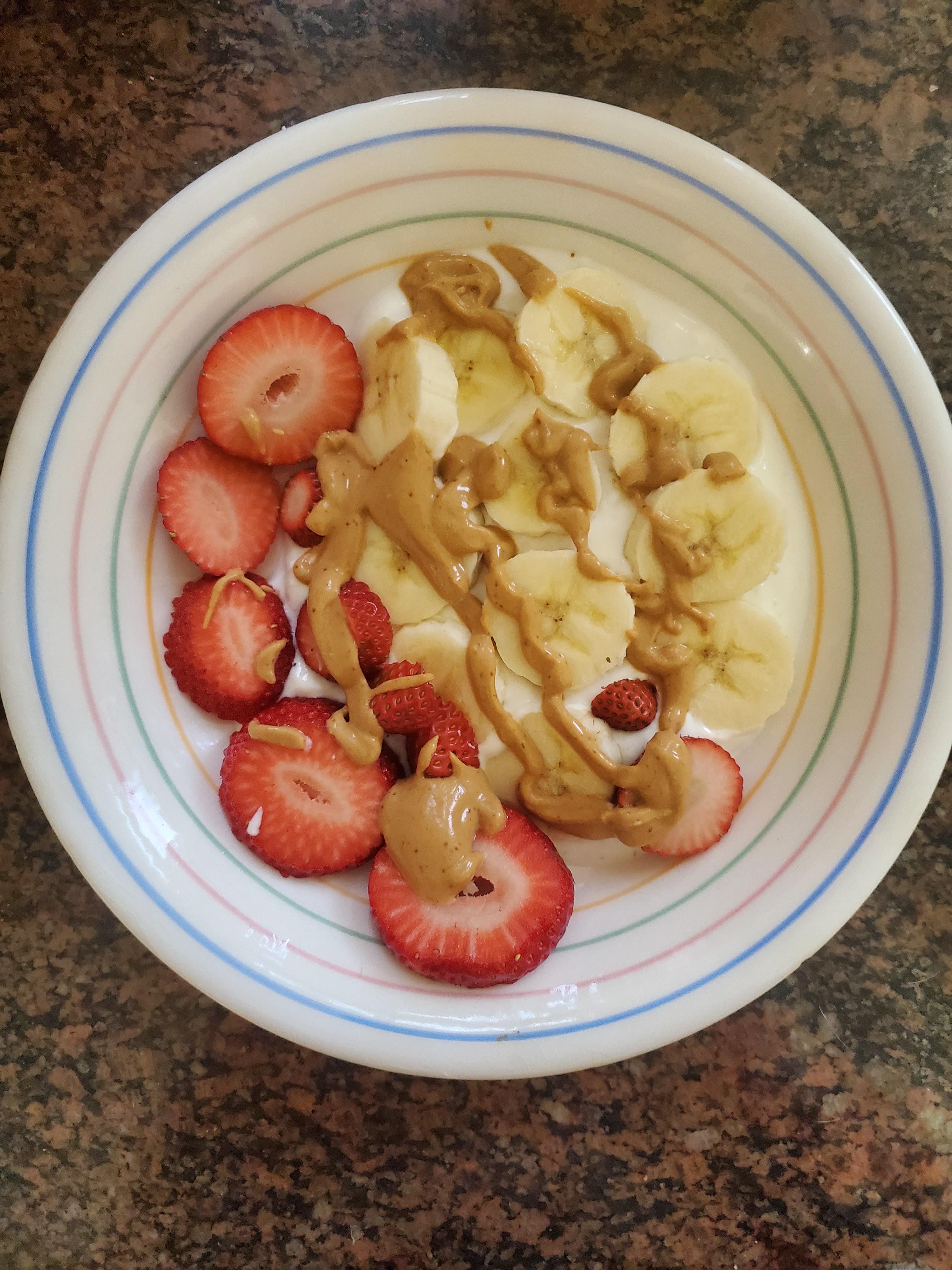 "Peanut butter and jelly" greek yogurt 261 calories r/1200isplenty