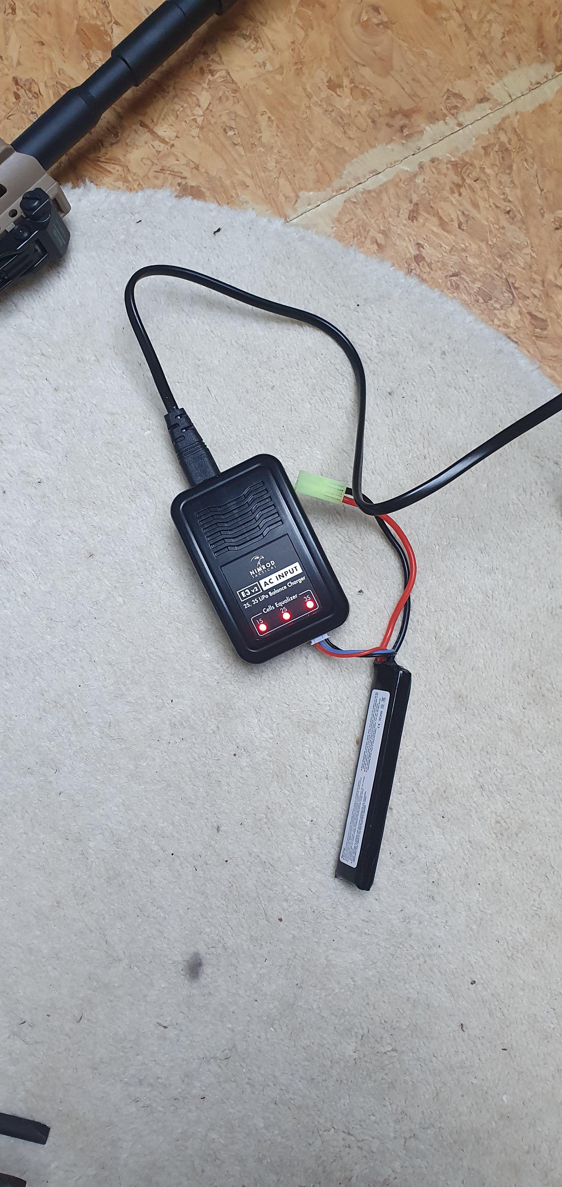 Lipo charger blinking red r/airsoft