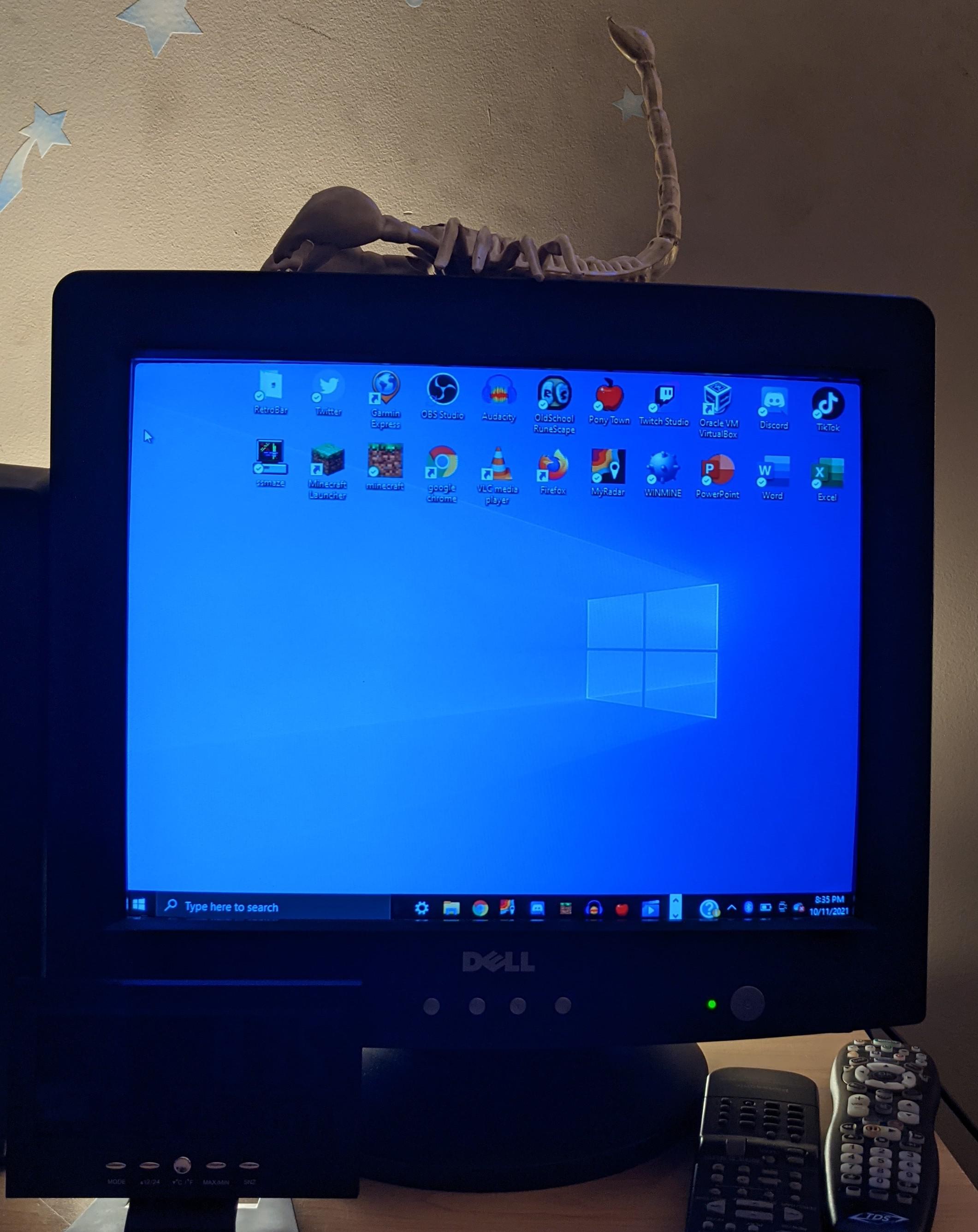 recently got a VGA CRT monitor, mine is a dell E773s 17" CRT monitor