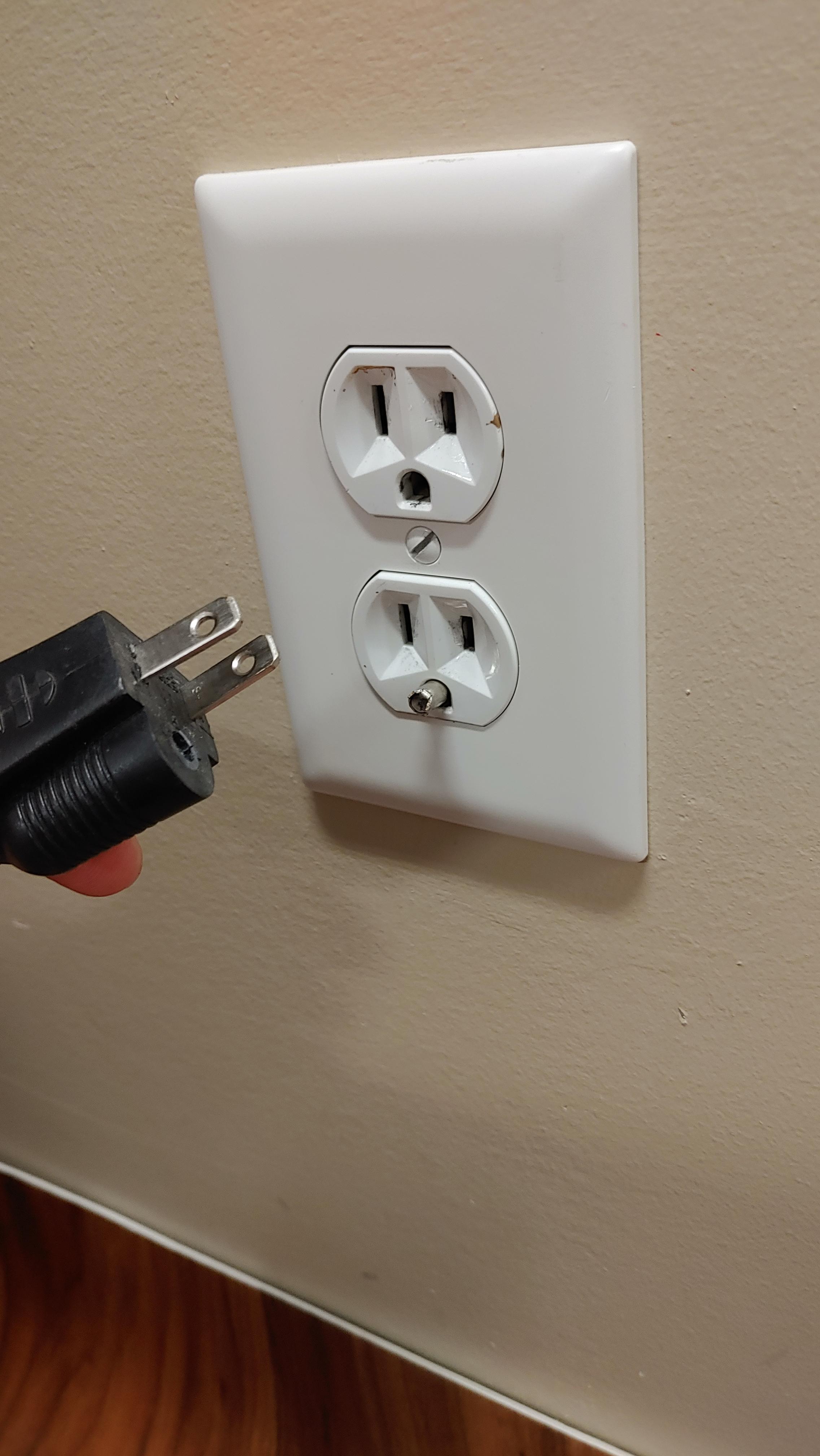 Power cable failure... r/mildlyinfuriating