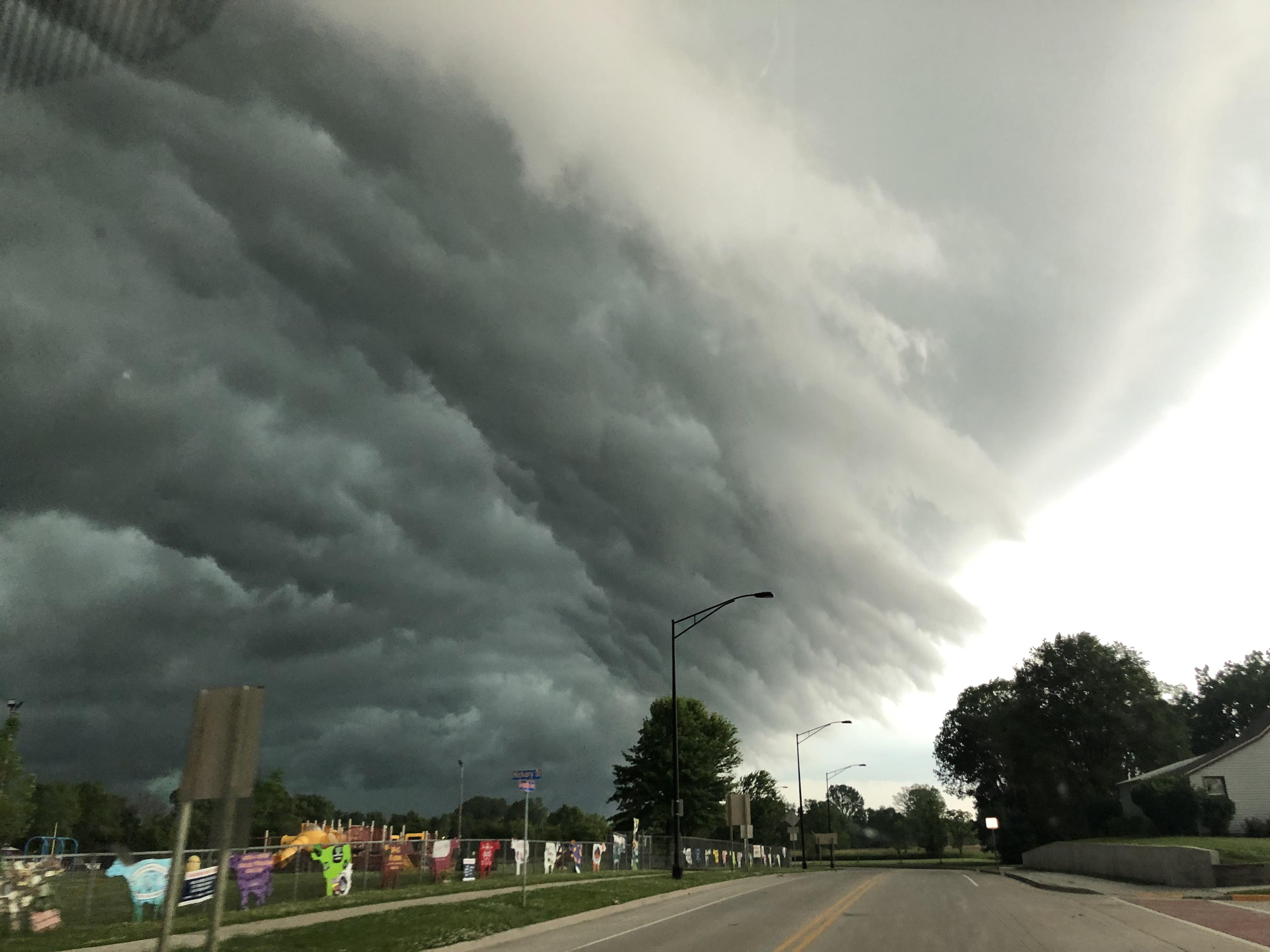 Storm front moving in! Mauston, WI 6.30.19 r/CLOUDS