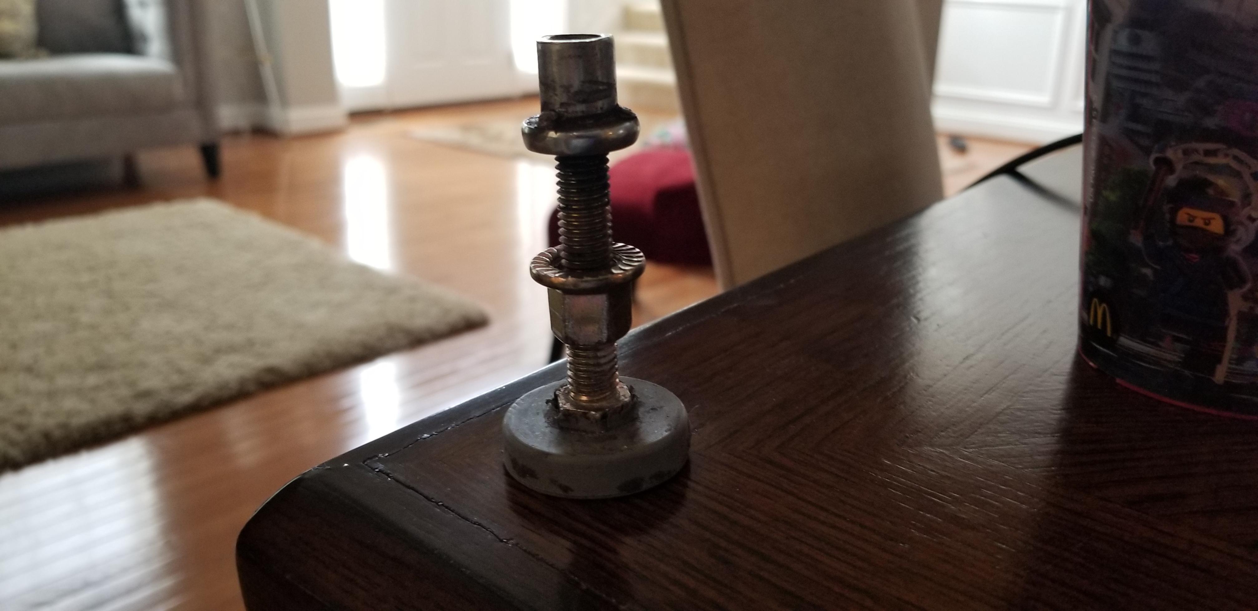 Is GE washing machine pedestal leg broken sbsd137h5ww lifted it to