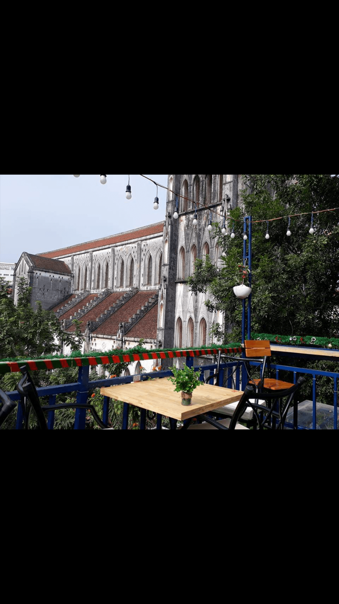 Hanoi has been quite famous among tourists for its unique coffee shops