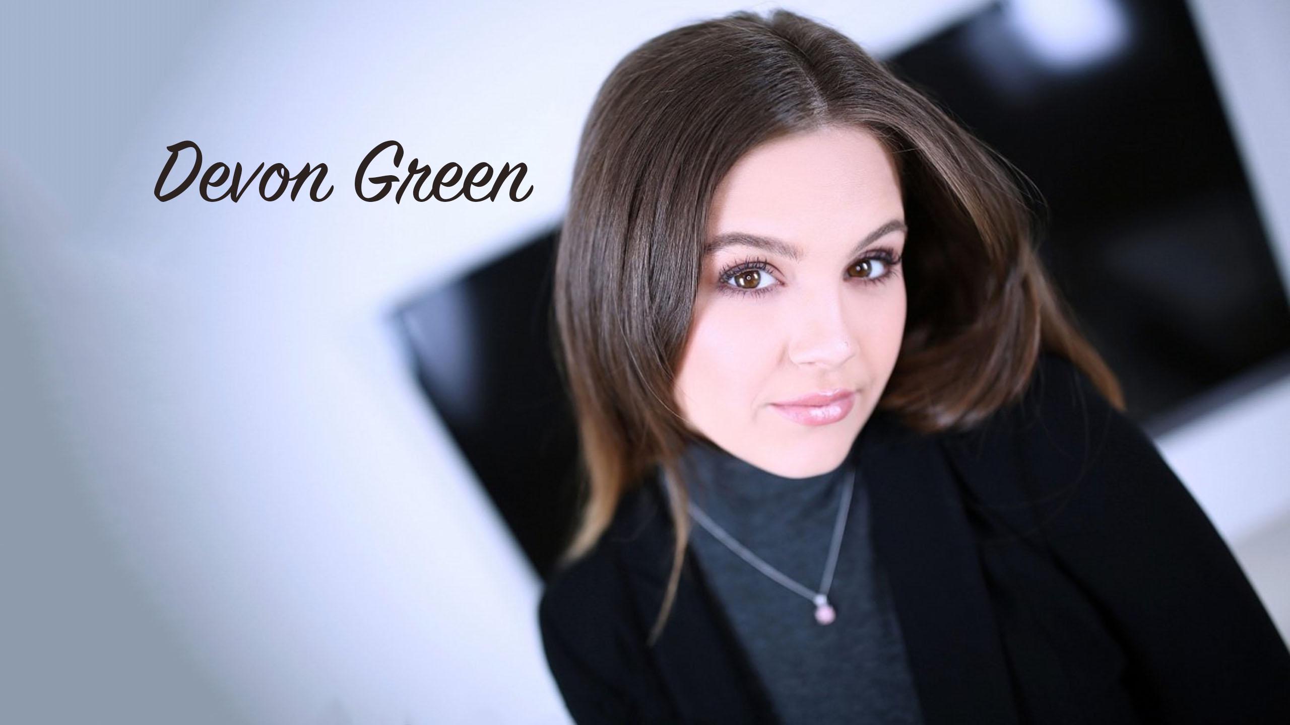 Devon Green : ClassyPornstars