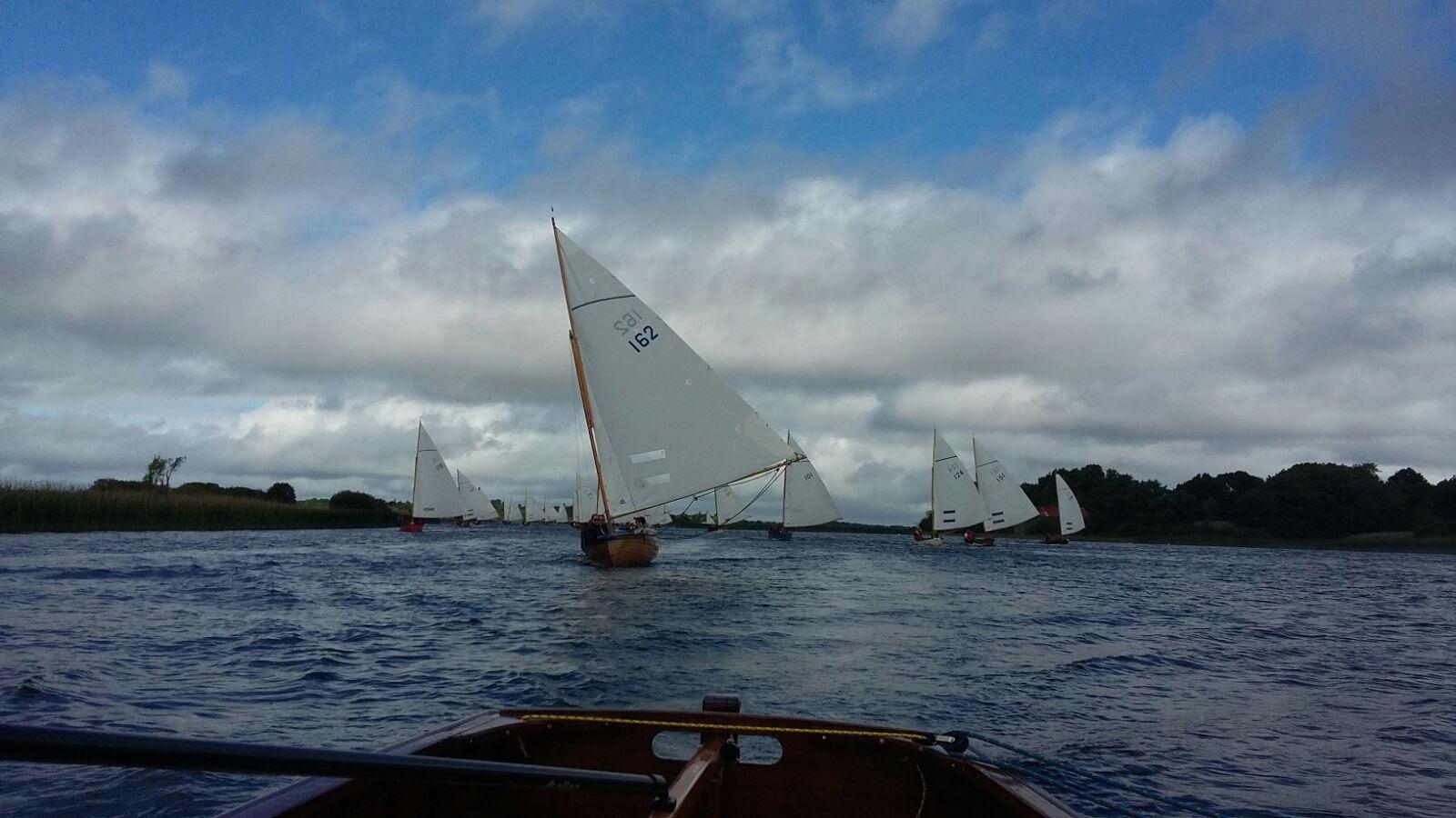 SODs (Shannon One Designs) on Loch Ree, Ireland. r/sailing