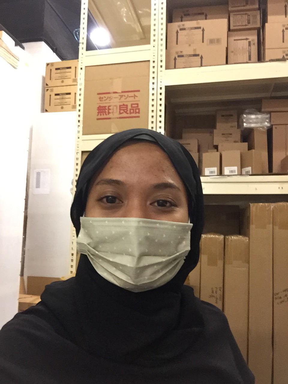[acne] I wear surgical mask at work to avoid looking at my breakouts