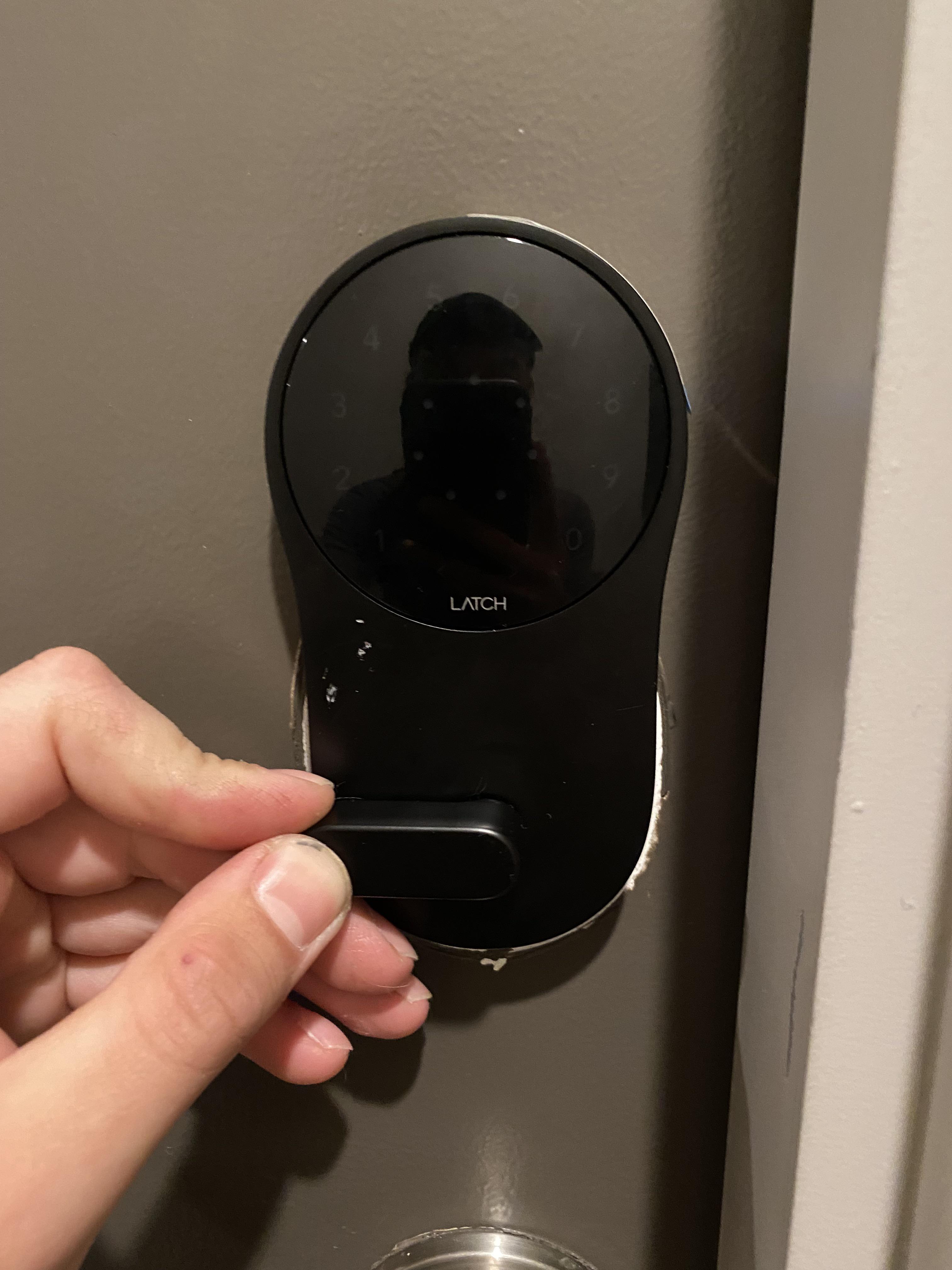 Just encountered this piece of shit. Latch C2 “smart” lock : r/Locksmith