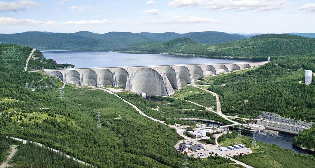 DanielJohnson Dam, Quebec, Canada [1031 x 550] r/InfrastructurePorn
