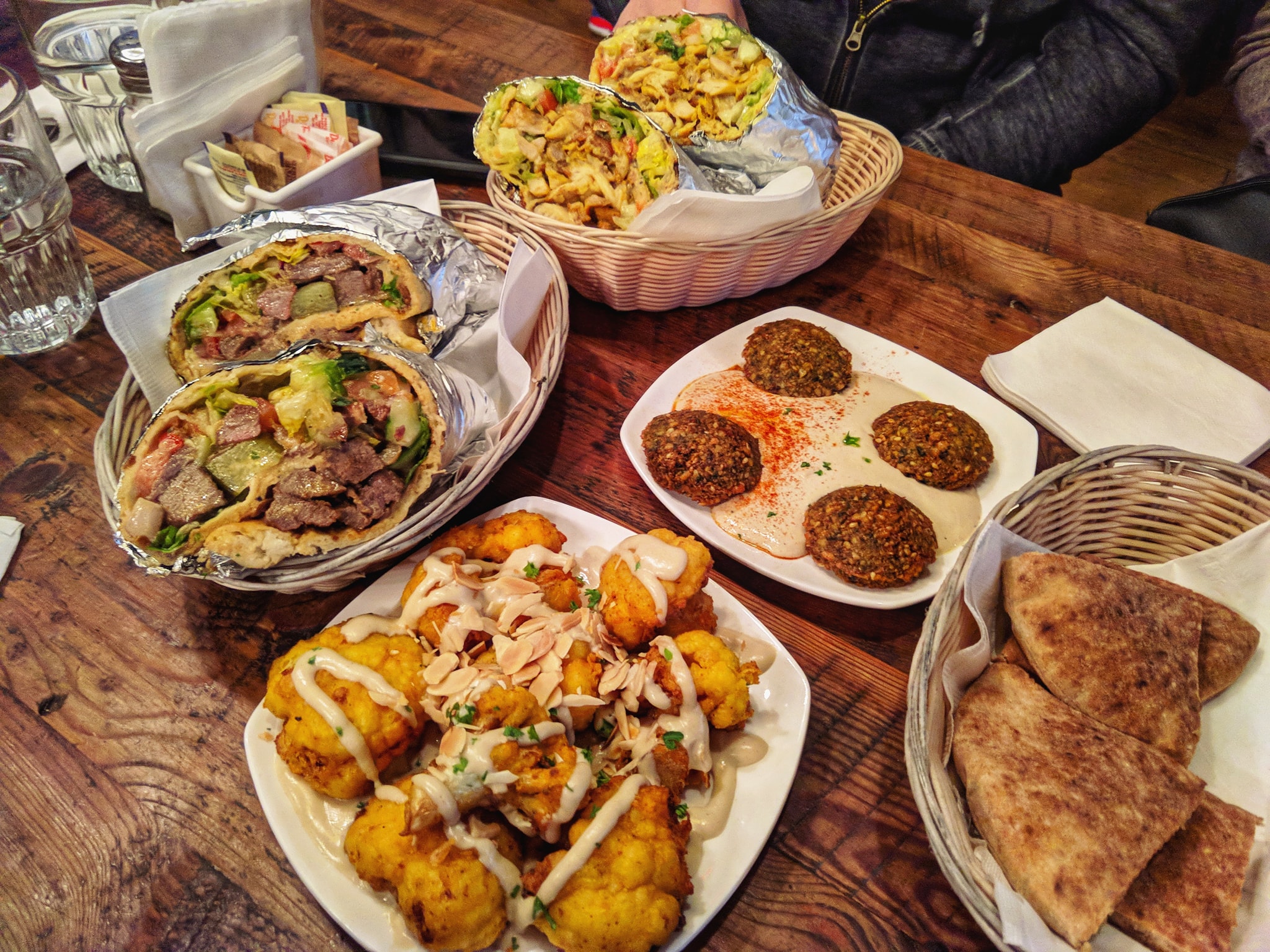 [I ate]Lamb shawarma, chicken shawarma, fried cauliflower, hummus with