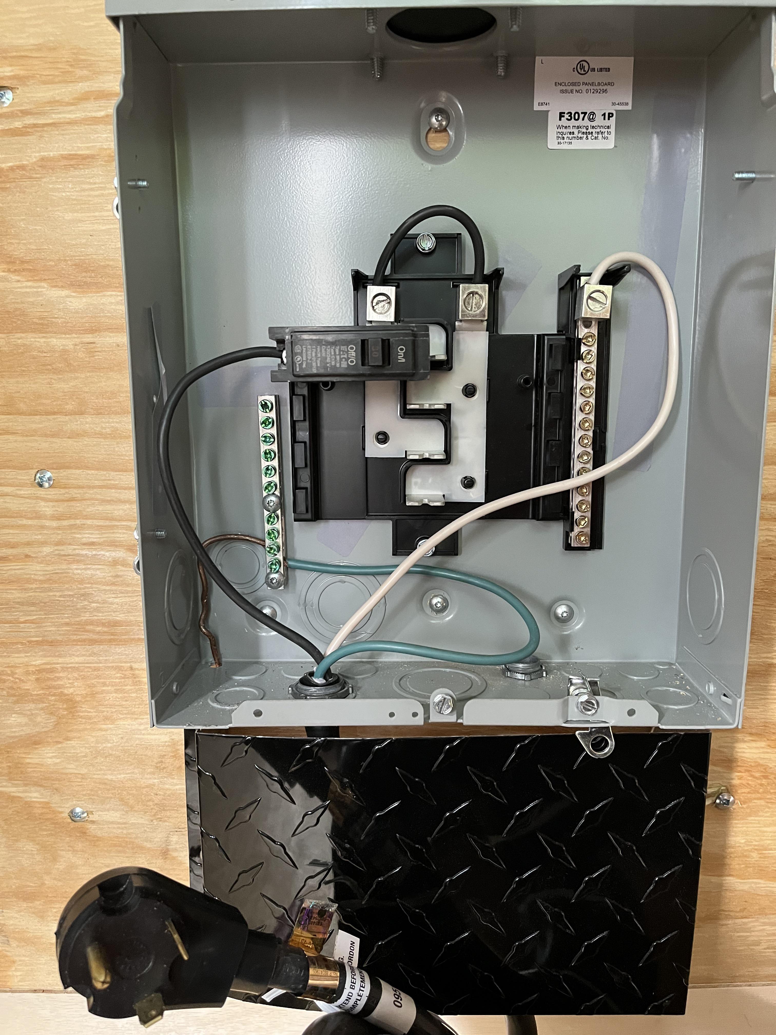 What’s going on here? Plug is 3 prong goes to generator. Need to run