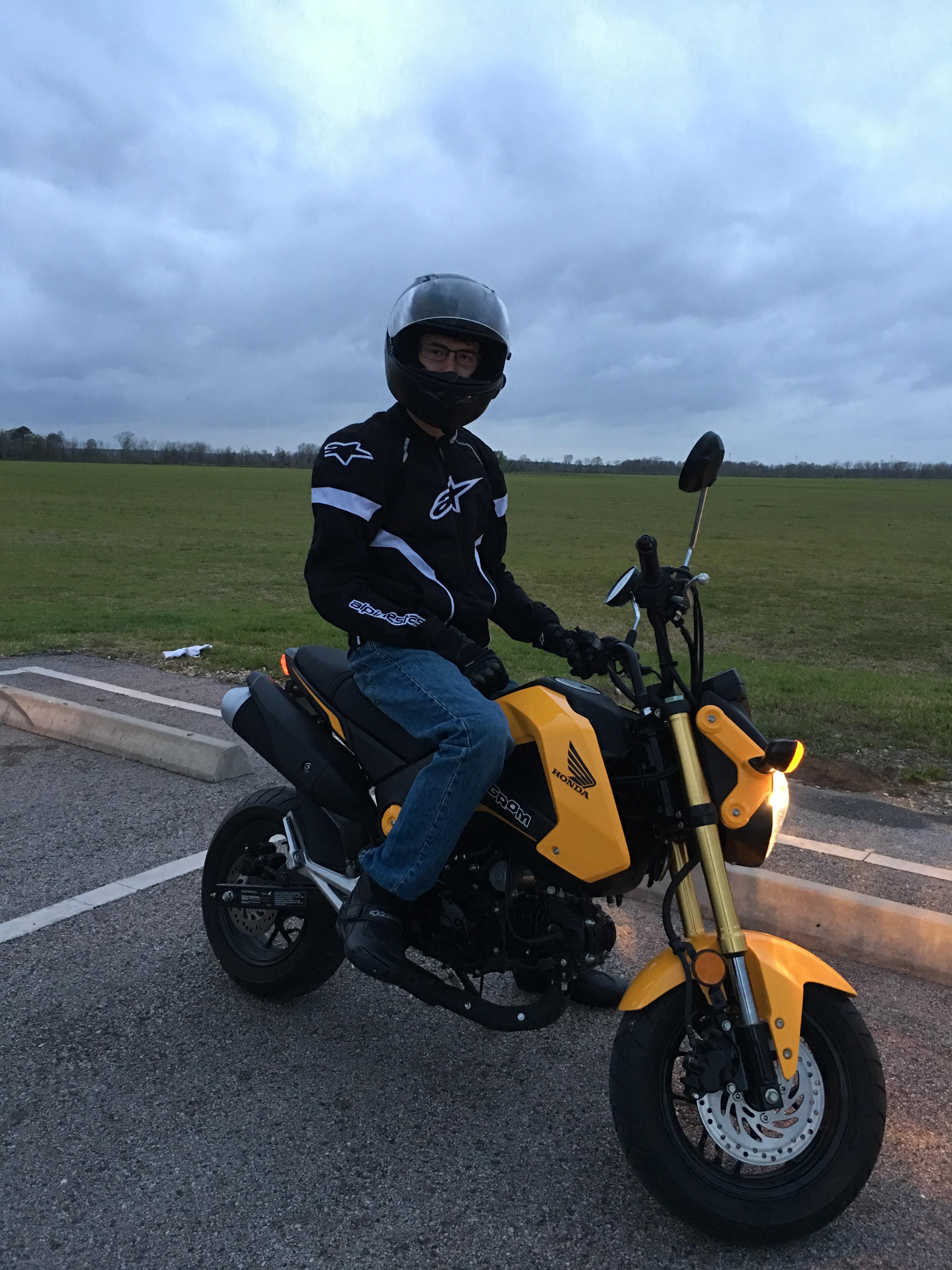So stoked to finally be on two wheels 🤙🏻 r/motorcycles