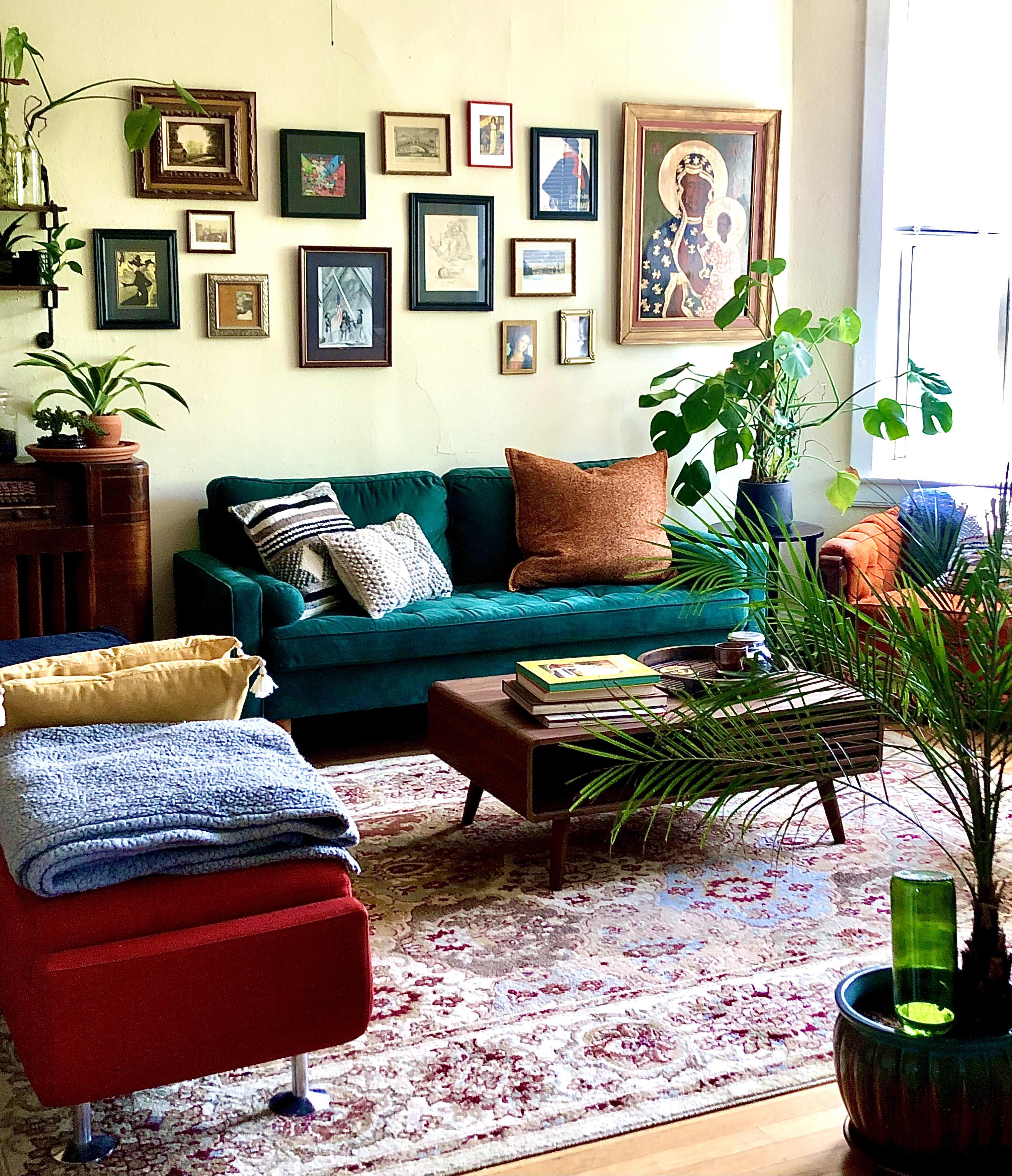 the new living room in Chicago r/ColorfulSpaces