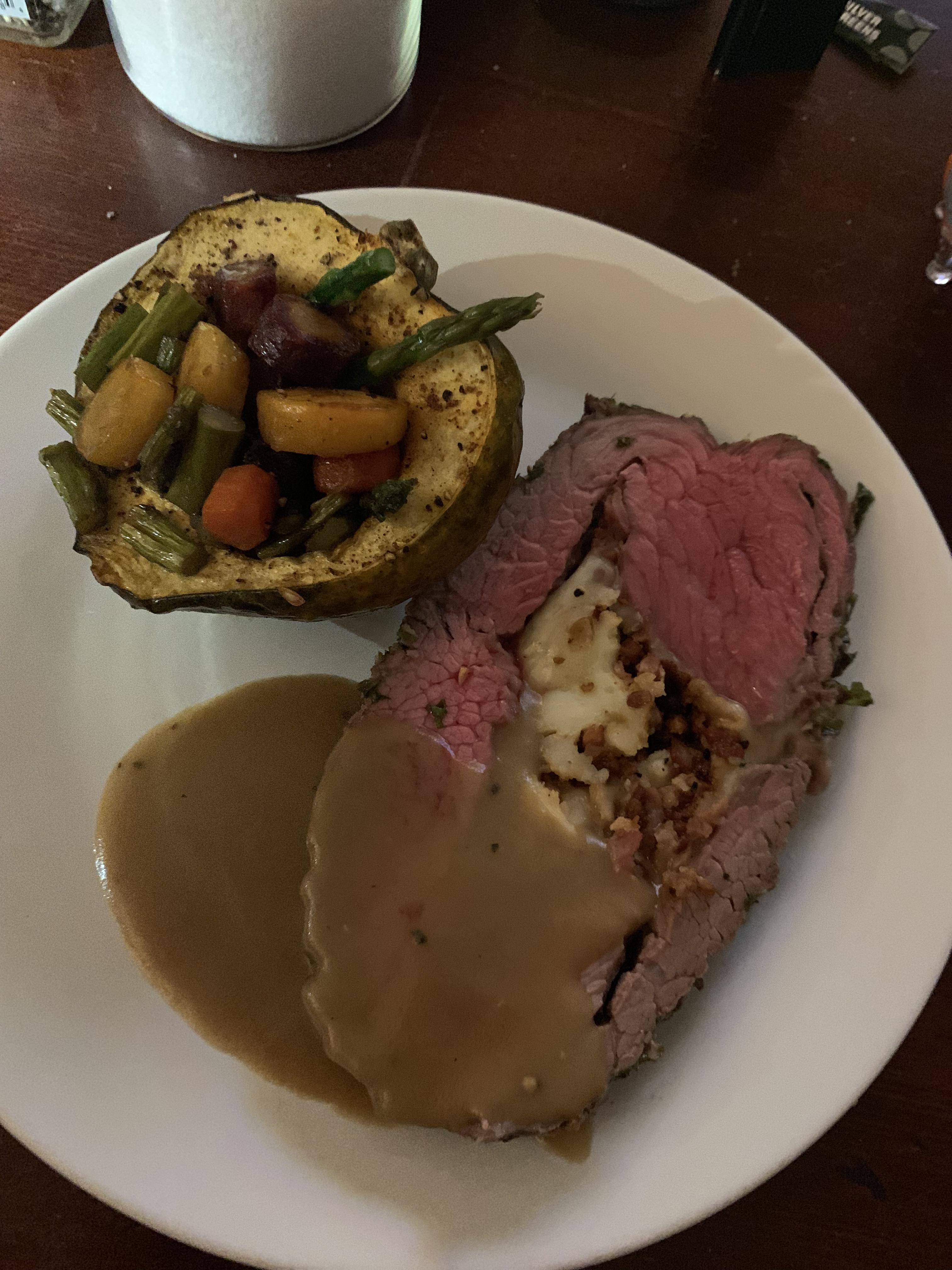 Made a rump roast with roasted acorn squash and veg, with a juniper