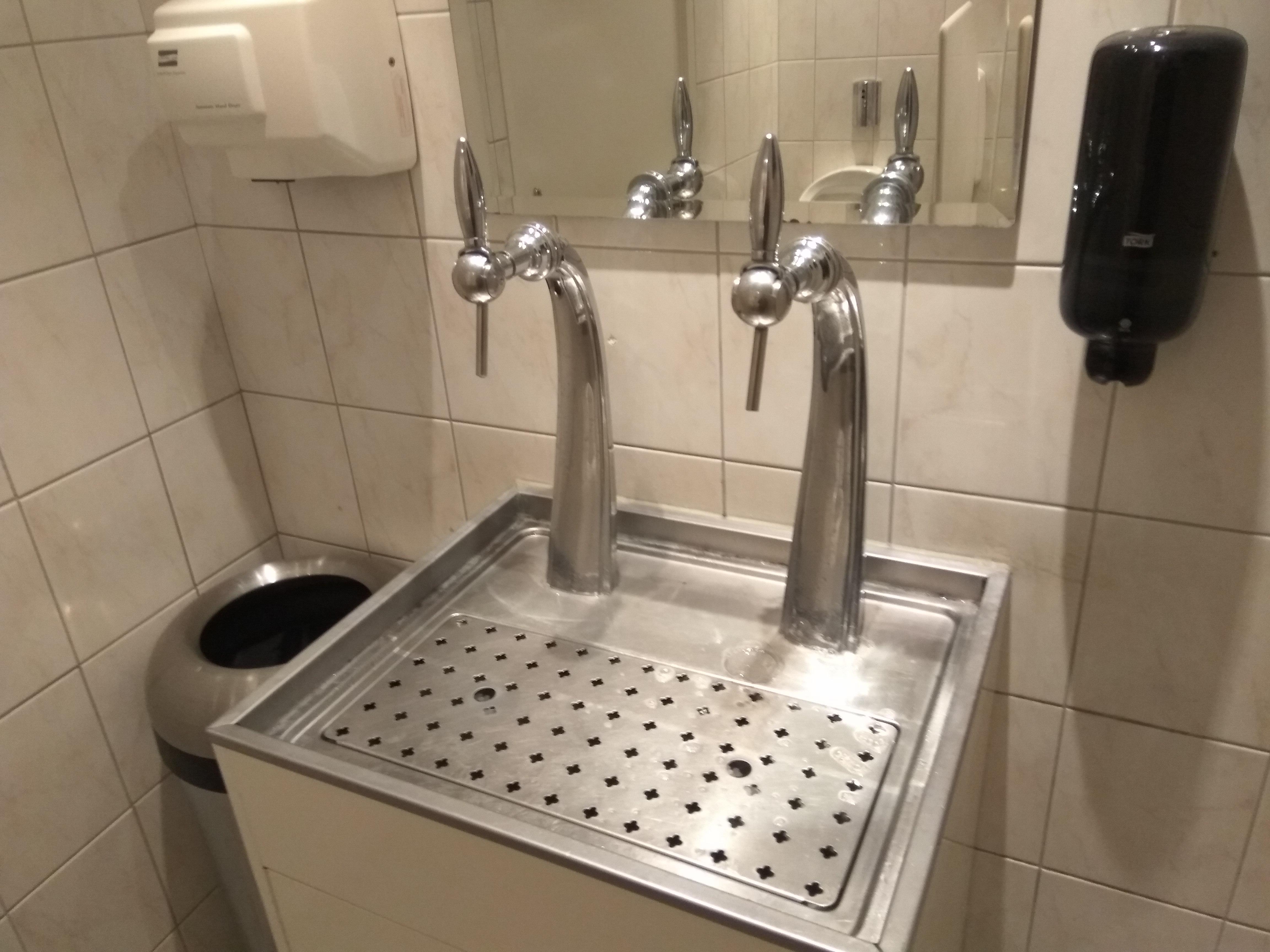 This restaurant has beer taps in their bathroom r/mildlyinteresting