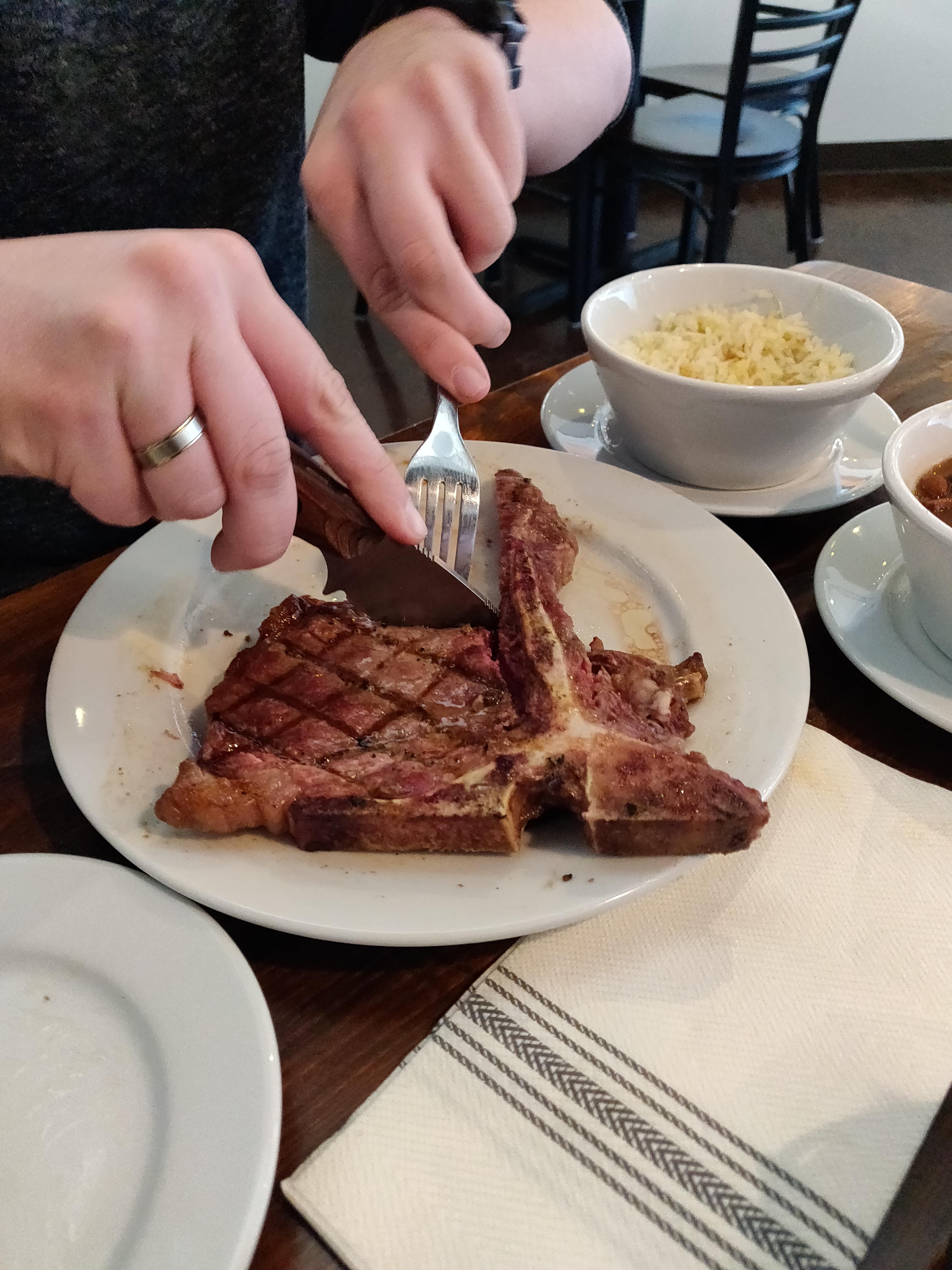 The steak knife at the restaurant was dull. My friend improvised. r