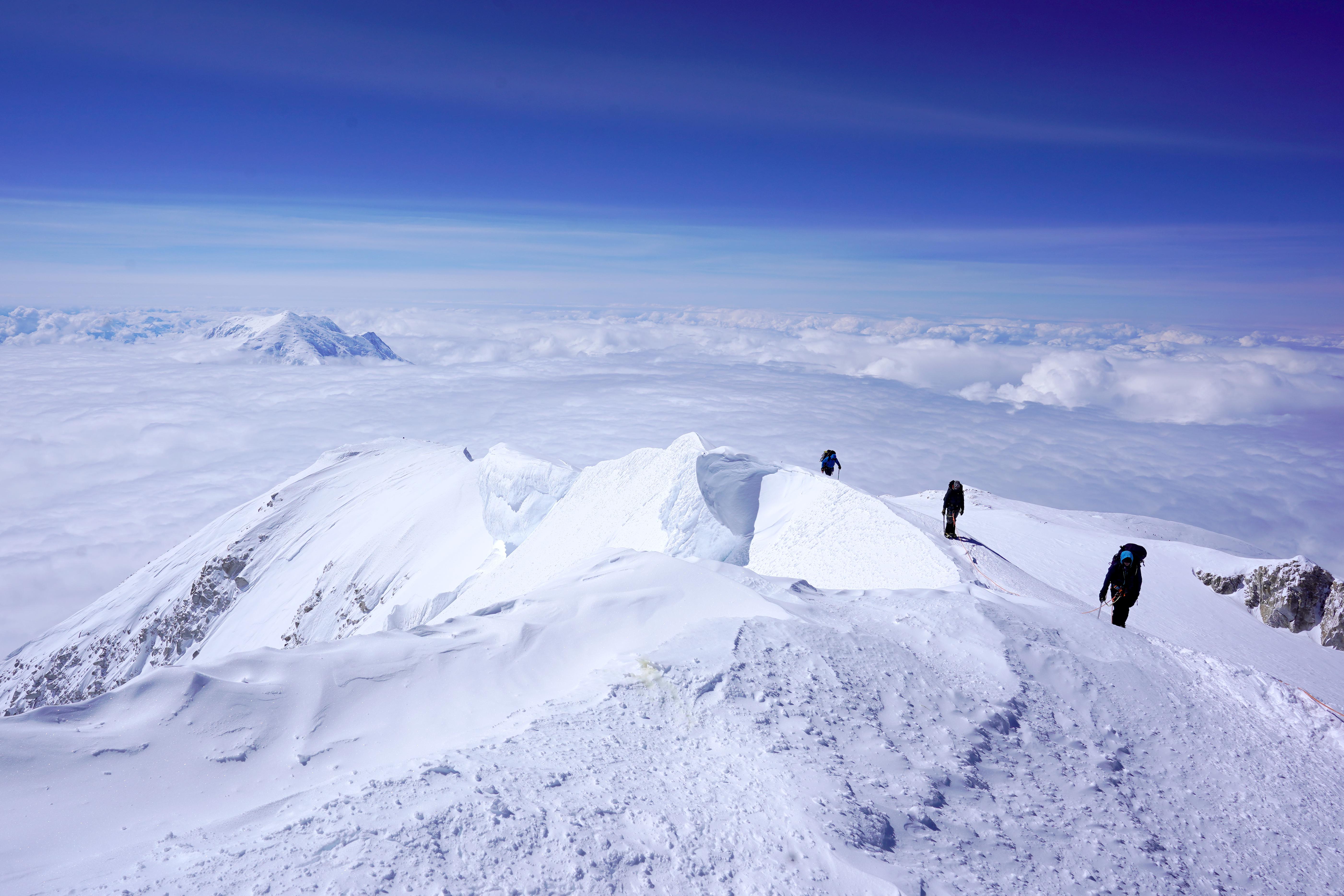 Approaching the Summit of Denali r/Mountaineering