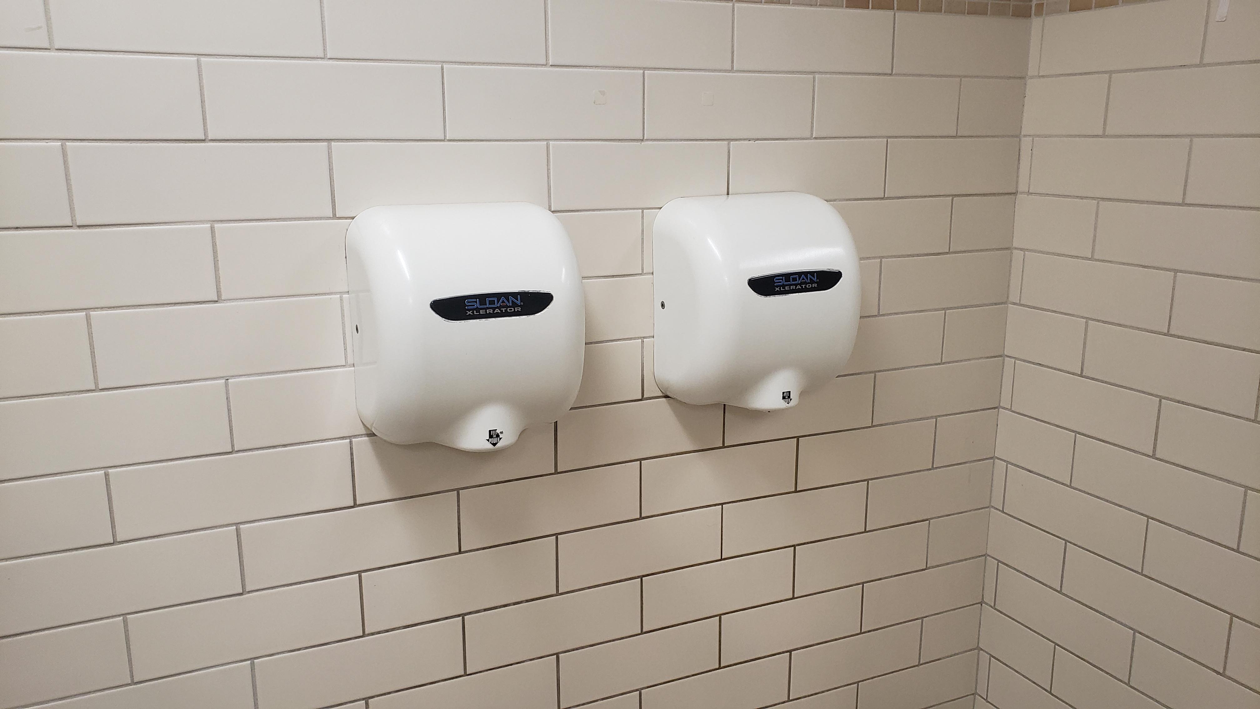 Sloan Xlerappy at Christmas Tree Shops, Utica, Michigan. r/HandDryer