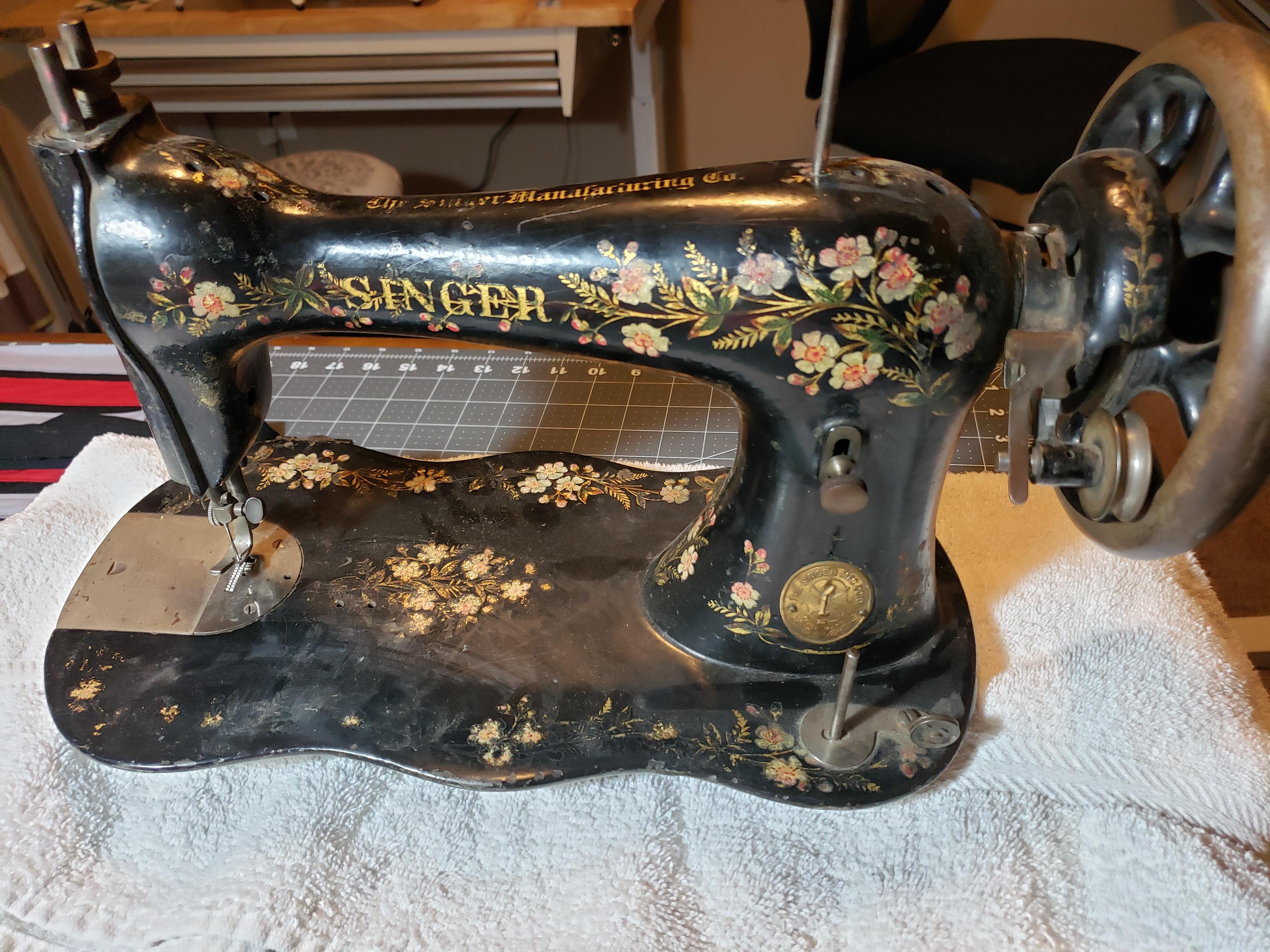 Here's my Singer fiddle base from 1886, found on Marketplace yesterday