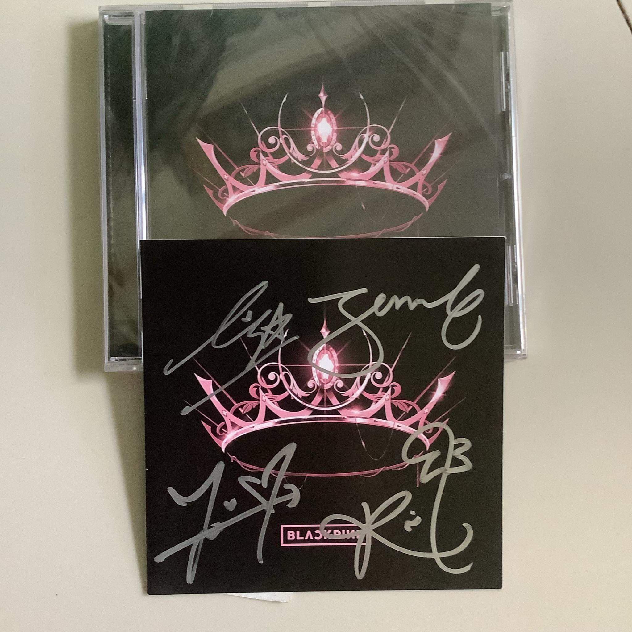 Aaah! 😍 This made my day! Finally! My Blackpink The Album Signed OT4